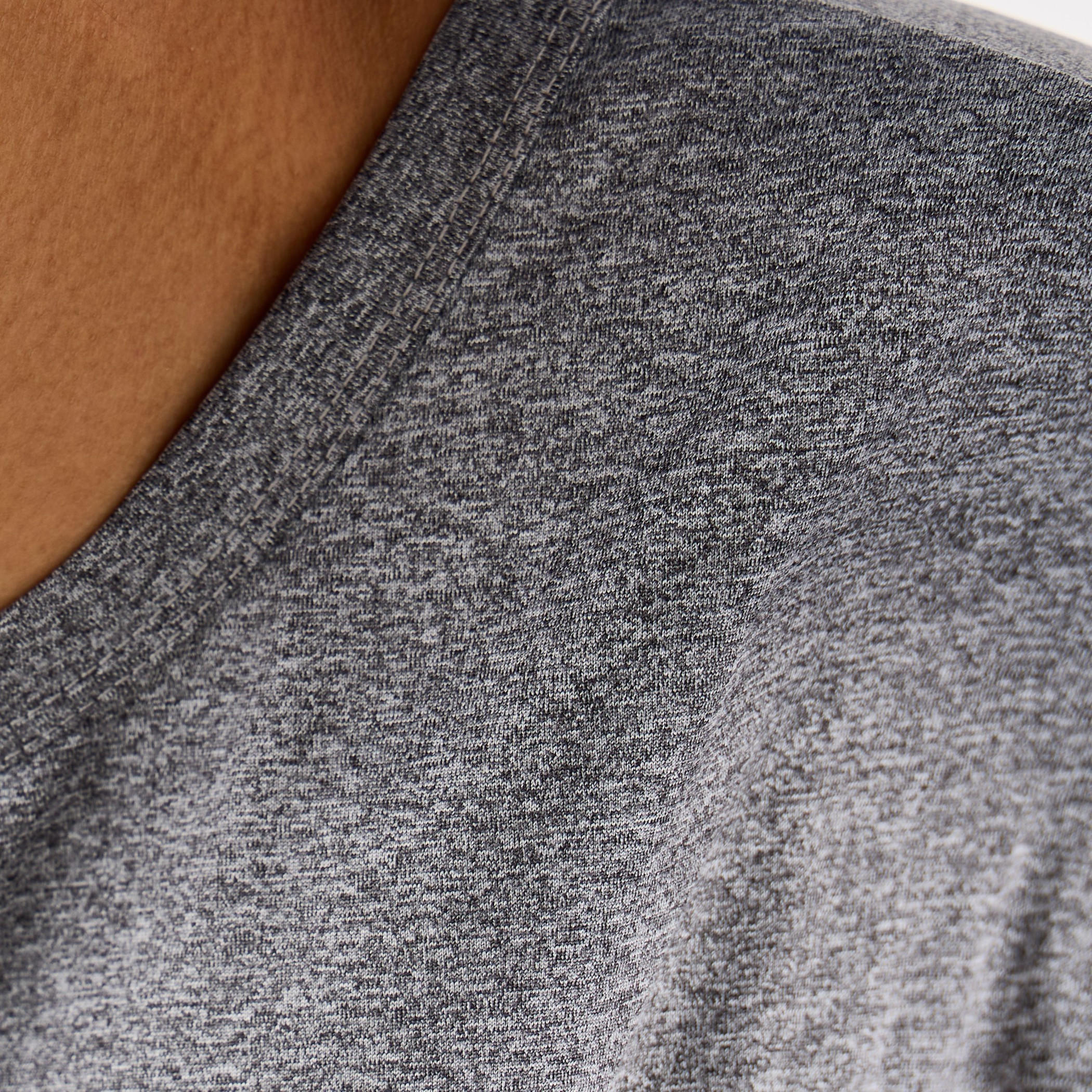 تيشيرت بأكمام قصيرة وياقة ضيقة-men-clothing-tshirtsandpolos-tshirts-image-5