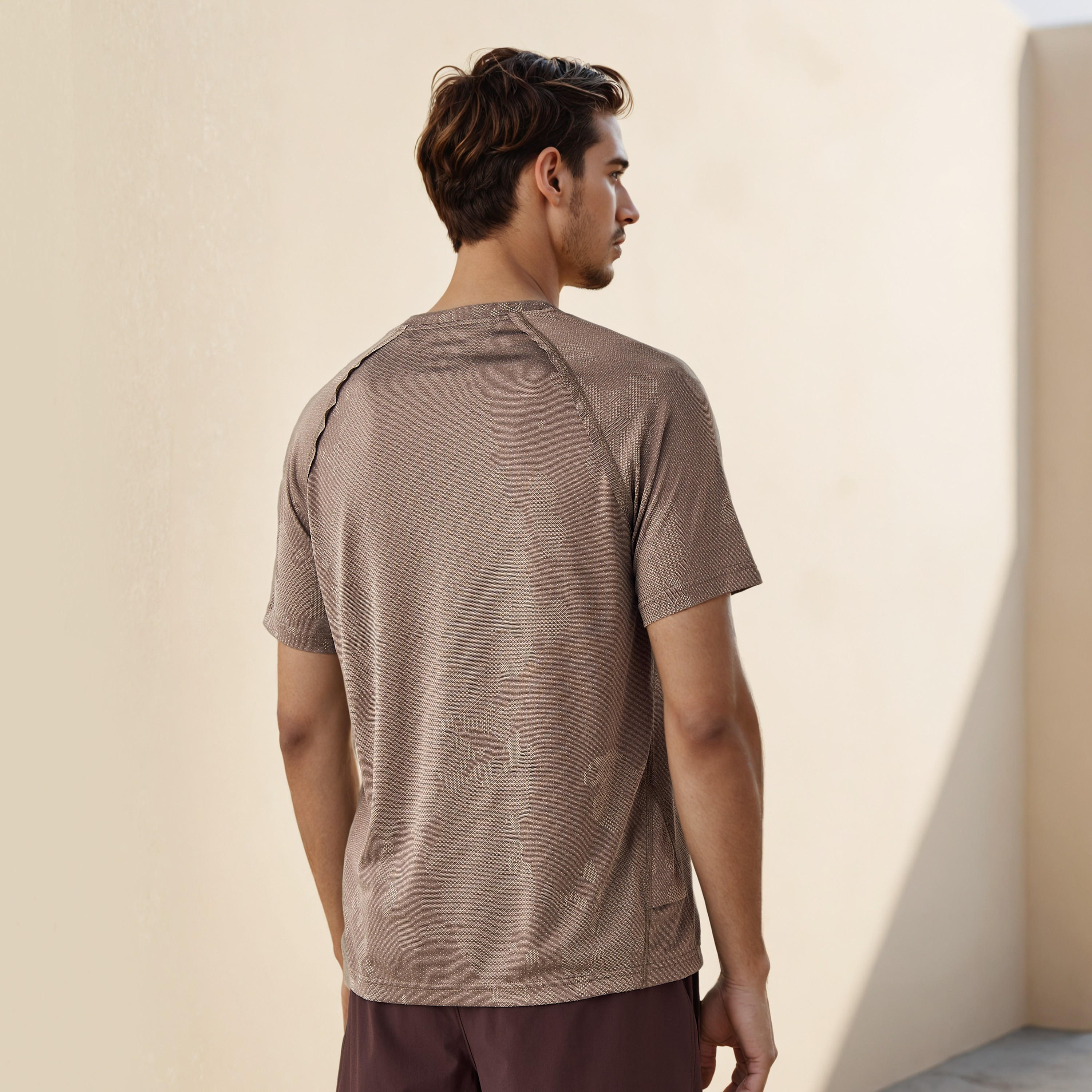 تيشيرت بقصة عادية بدون خياطة بأكمام راجلان-men-clothing-tshirtsandpolos-tshirts-image-3