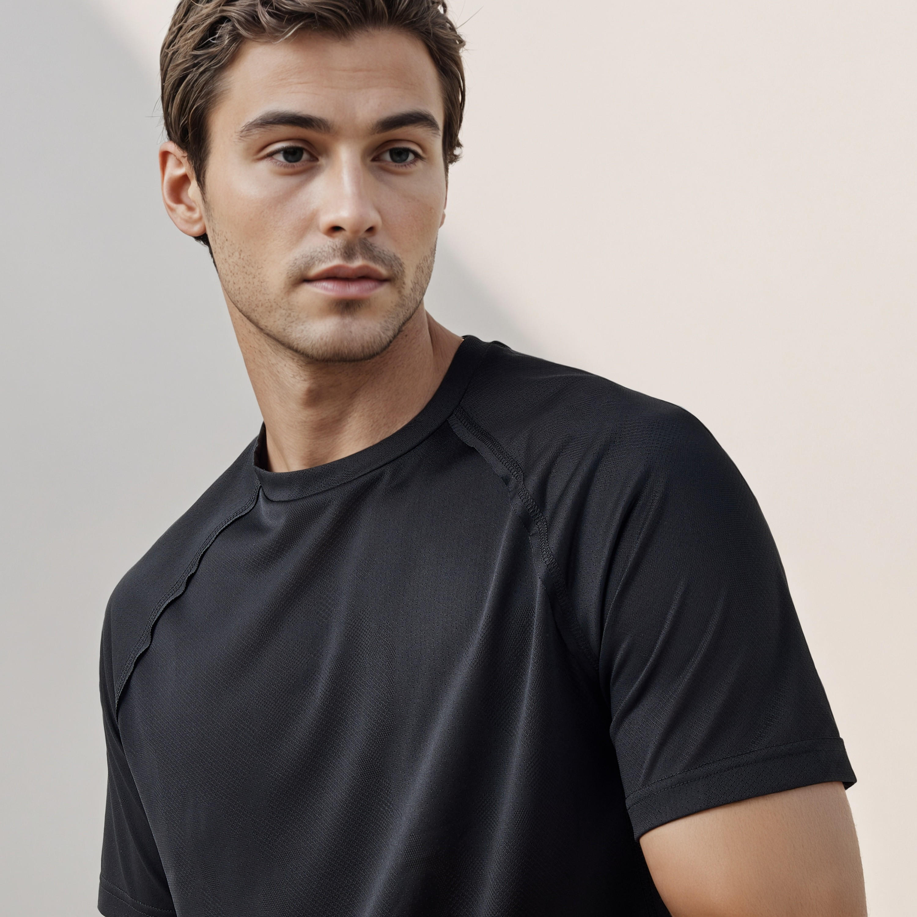 تيشيرت بدون خياطة بقصة عادية وأكمام راجلان-men-clothing-sportswearandactivewear-tshirtsandpolos-image-4