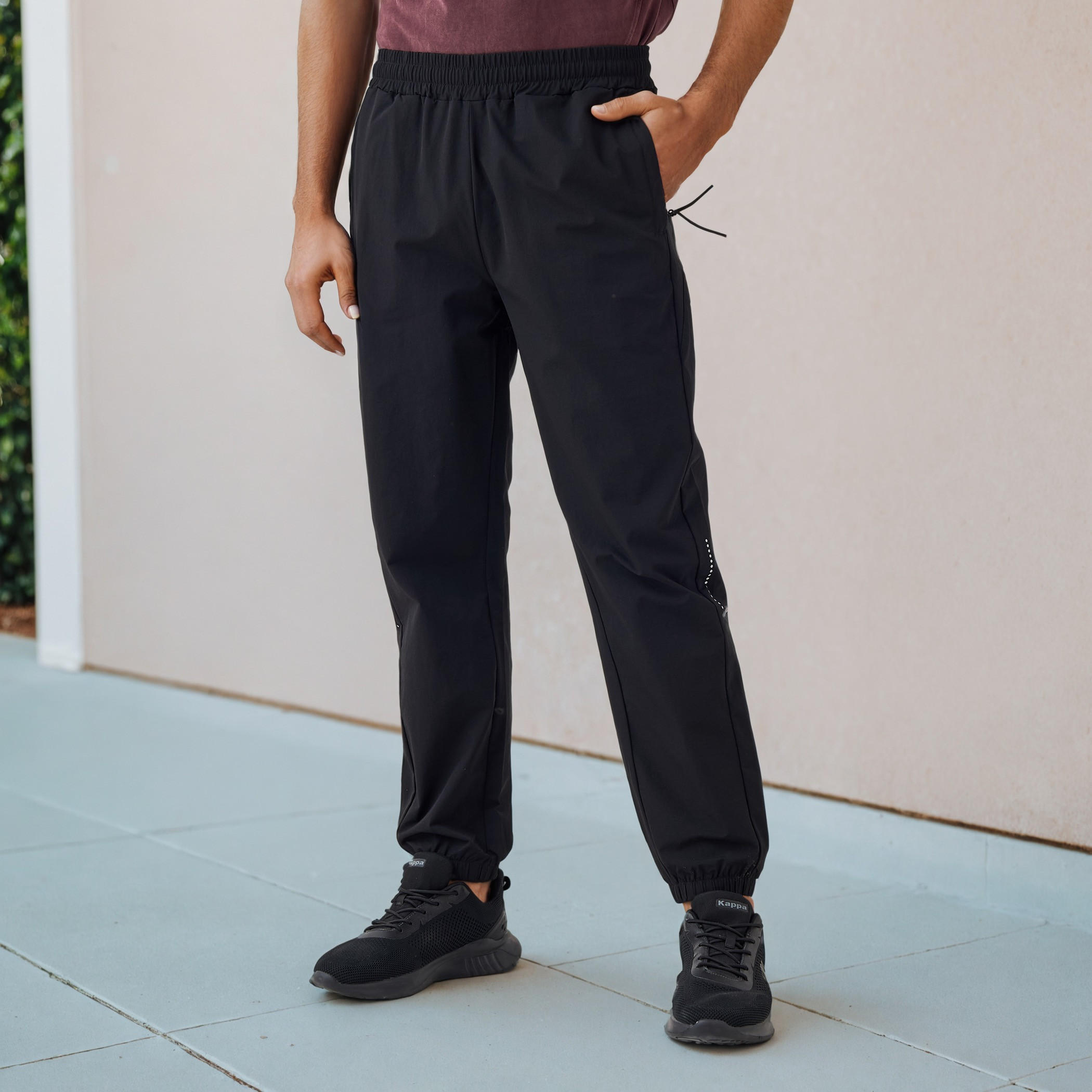 بنطلون رياضي بقصّة عادية وجيوب-men-clothing-sportswearandactivewear-bottoms-joggers-image-6