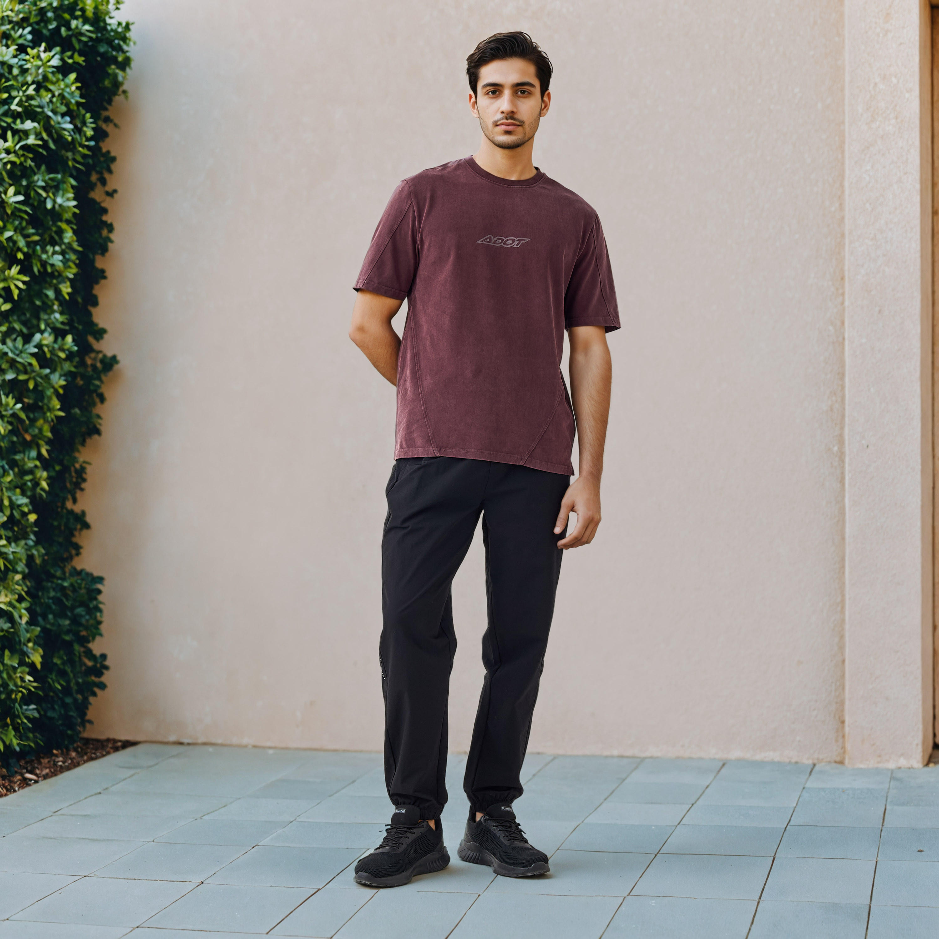 بنطلون رياضي بقصّة عادية وجيوب-men-clothing-sportswearandactivewear-bottoms-joggers-image-5