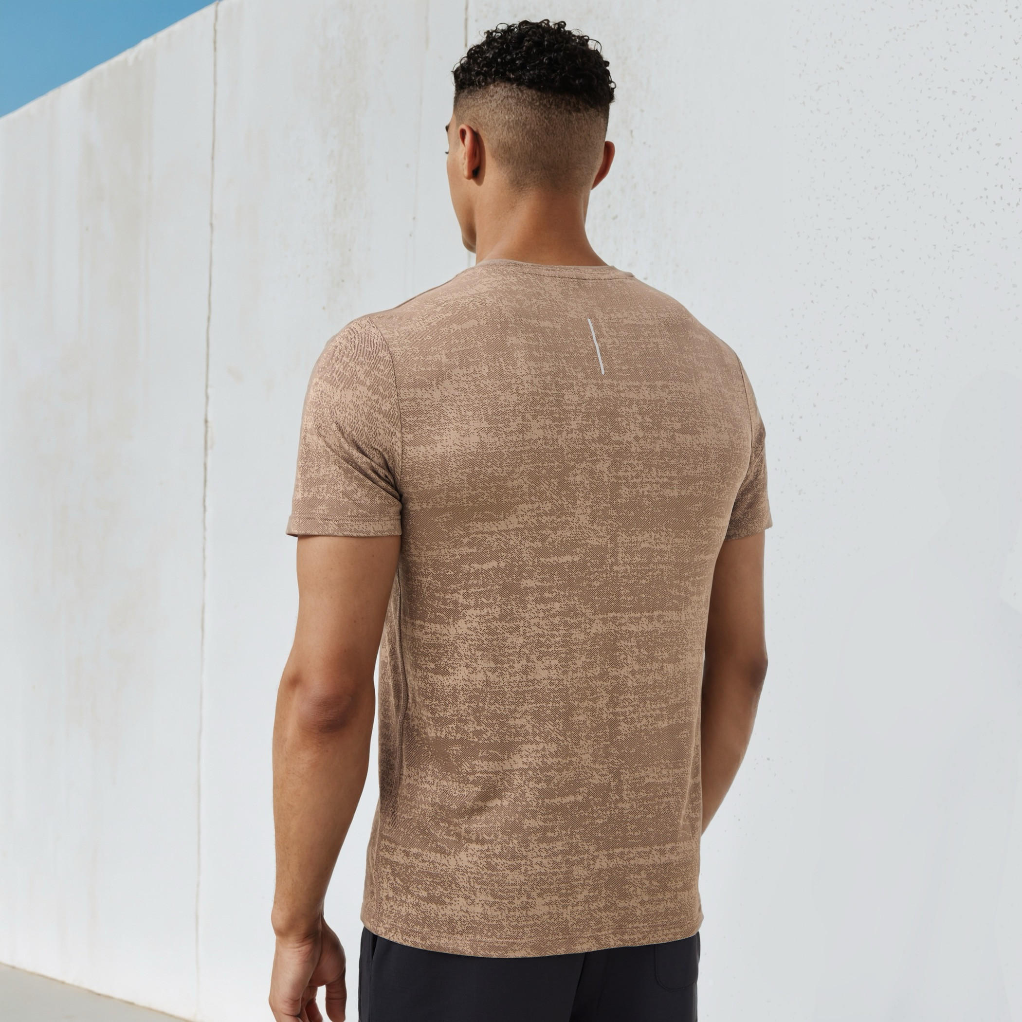 Regular Fit Performance T-shirt-men-clothing-sportswearandactivewear-tshirtsandpolos-image-3