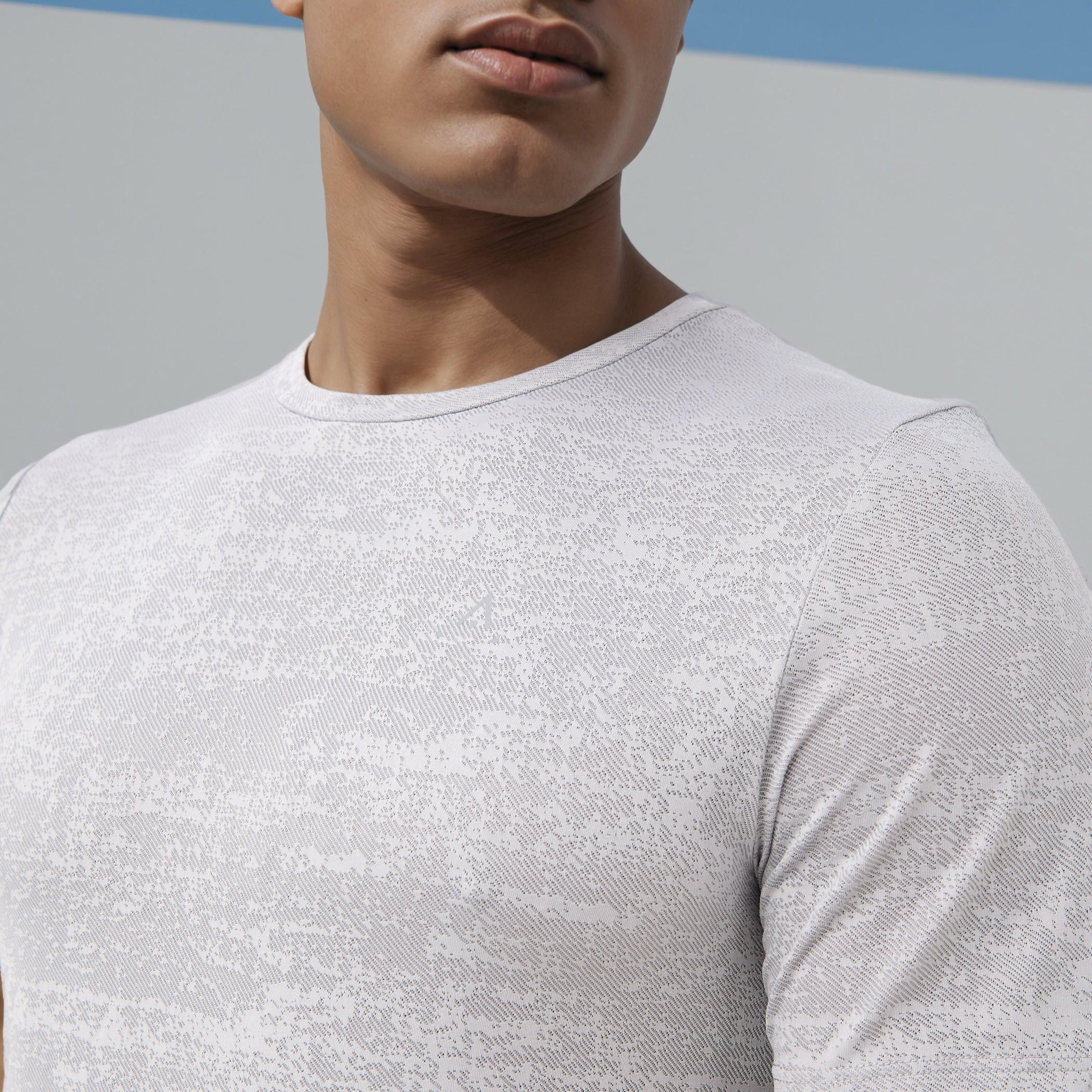 تيشيرت رياضي بقصّة عادية-men-clothing-tshirtsandpolos-tshirts-image-4