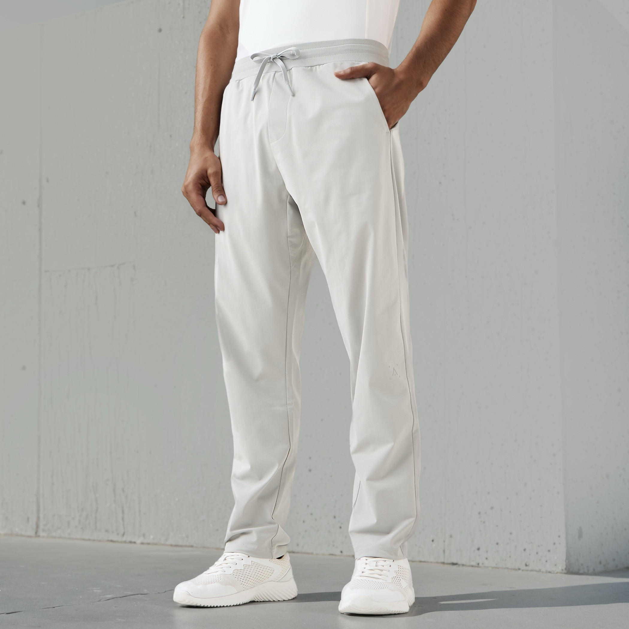 بنطلون رياضي برباط إغلاق وجيوب-men-clothing-sportswearandactivewear-tracksuits-image-5