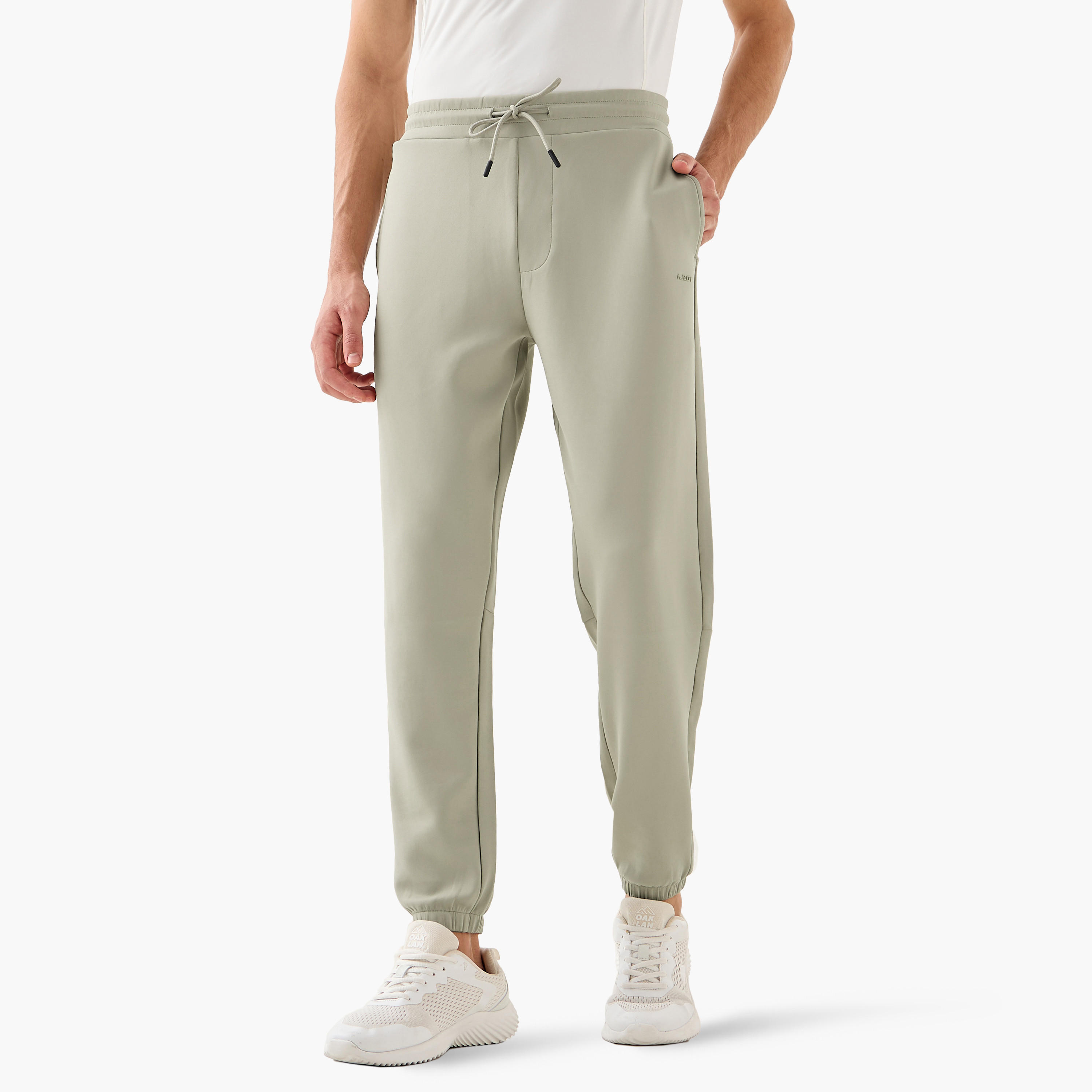 بنطلون رياضي بقصة عادية-men-clothing-sportswearandactivewear-bottoms-joggers-image-5