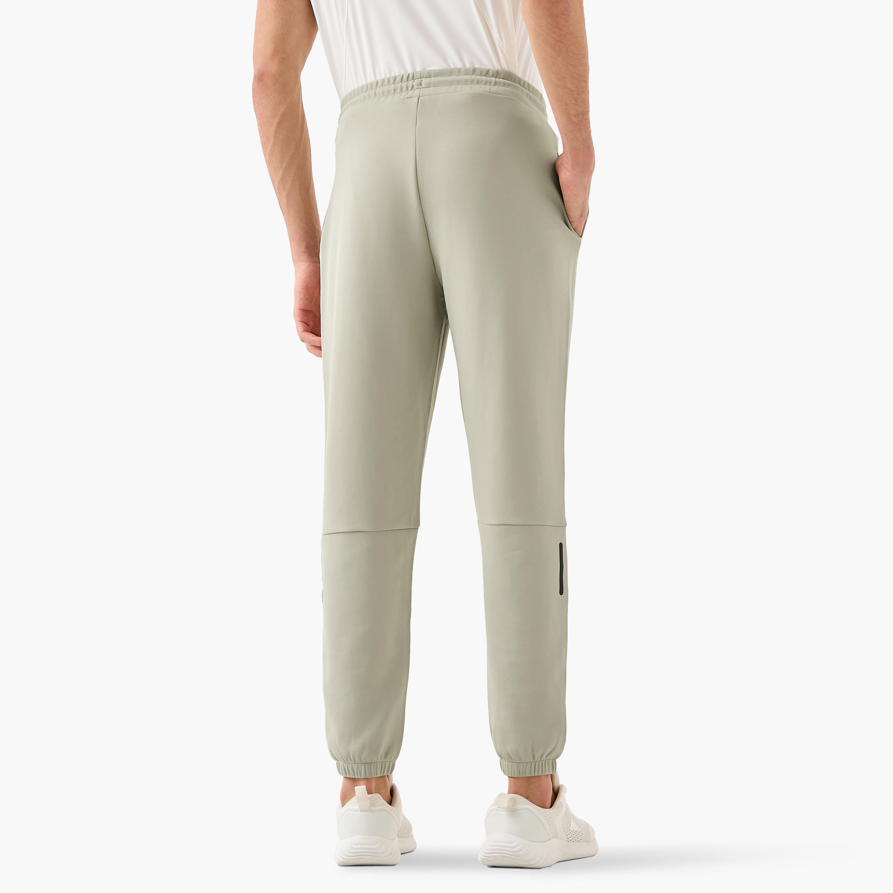 بنطلون رياضي بقصة عادية-men-clothing-sportswearandactivewear-bottoms-joggers-image-3