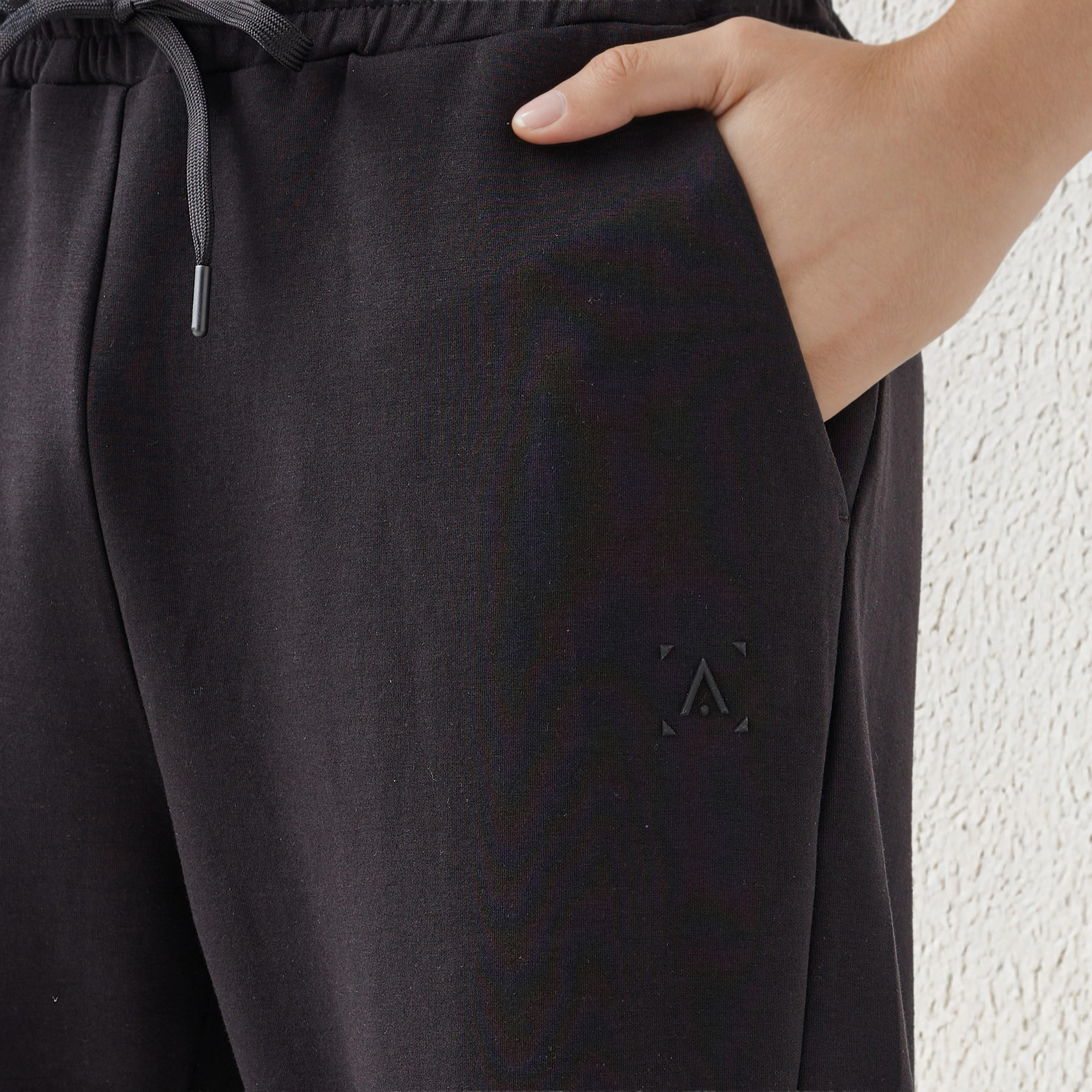 Men Regular Fit Drawstring Waist Track Pants-men-clothing-sportswearandactivewear-tracksuits-image-4