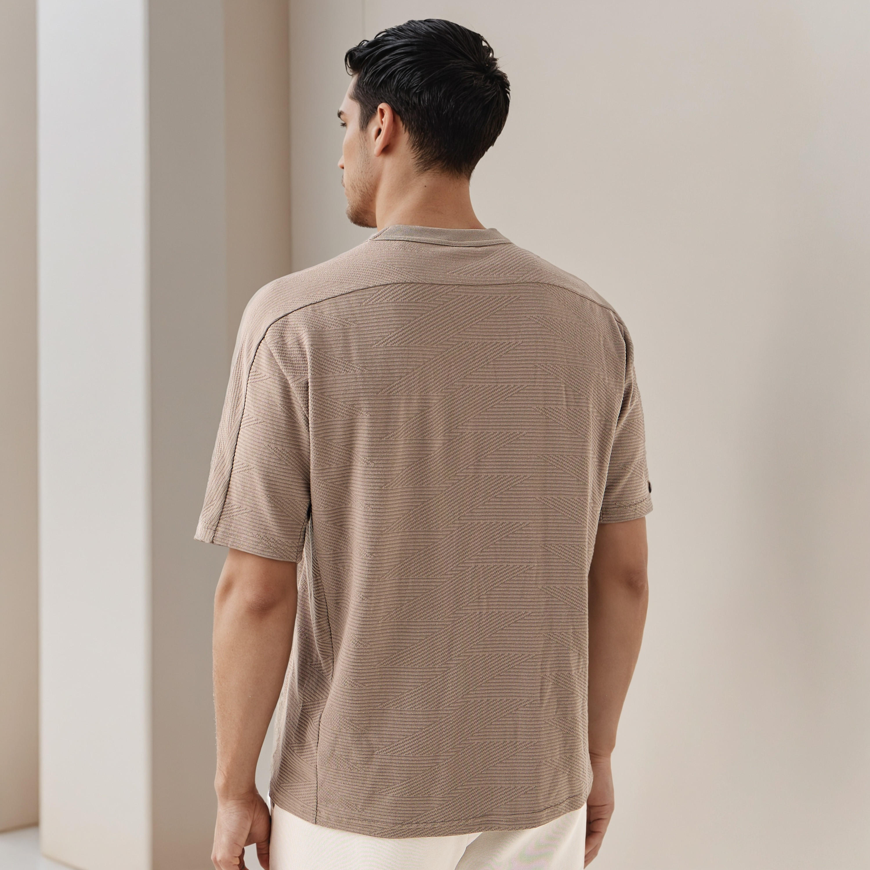 Jacquard Textured Crew Neck T-shirt-men-clothing-sportswearandactivewear-tshirtsandpolos-image-3