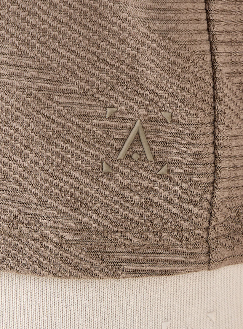 Jacquard Textured Crew Neck T-shirt-men-clothing-sportswearandactivewear-tshirtsandpolos-image-4