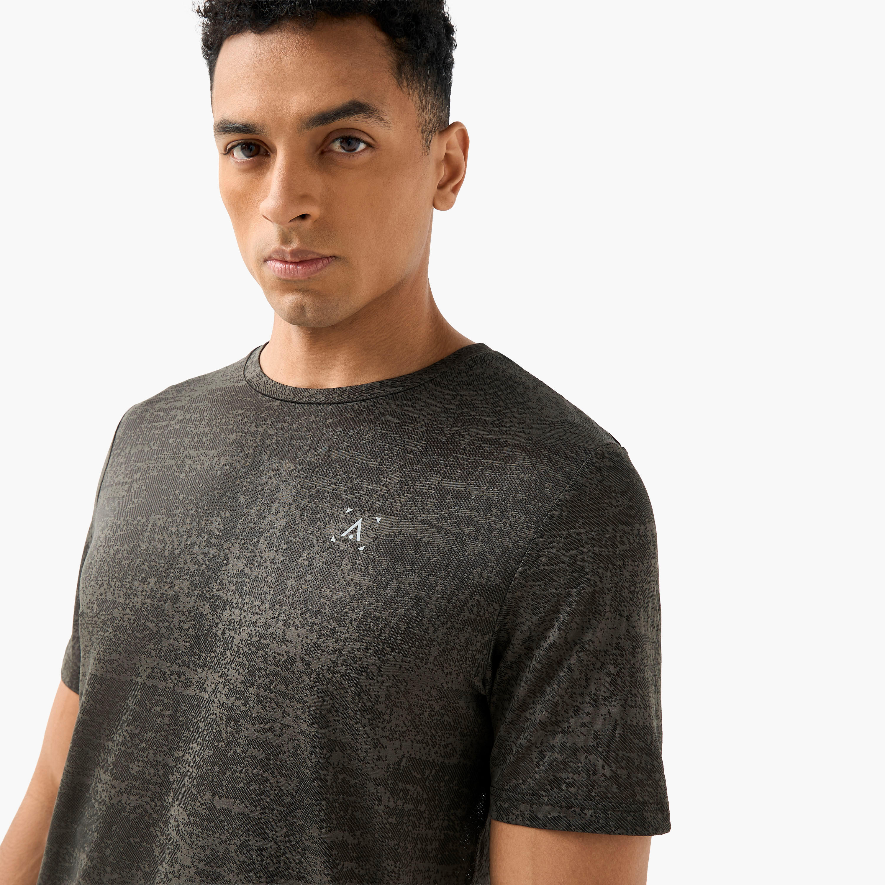 Men Textured Performance T-shirt-men-clothing-sportswearandactivewear-tshirtsandpolos-image-5