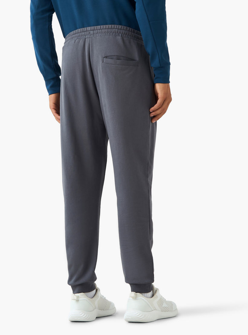 بنطلون رياضي بقصة عادية ورباط خصر للرجال-men-clothing-sportswearandactivewear-bottoms-joggers-image-2