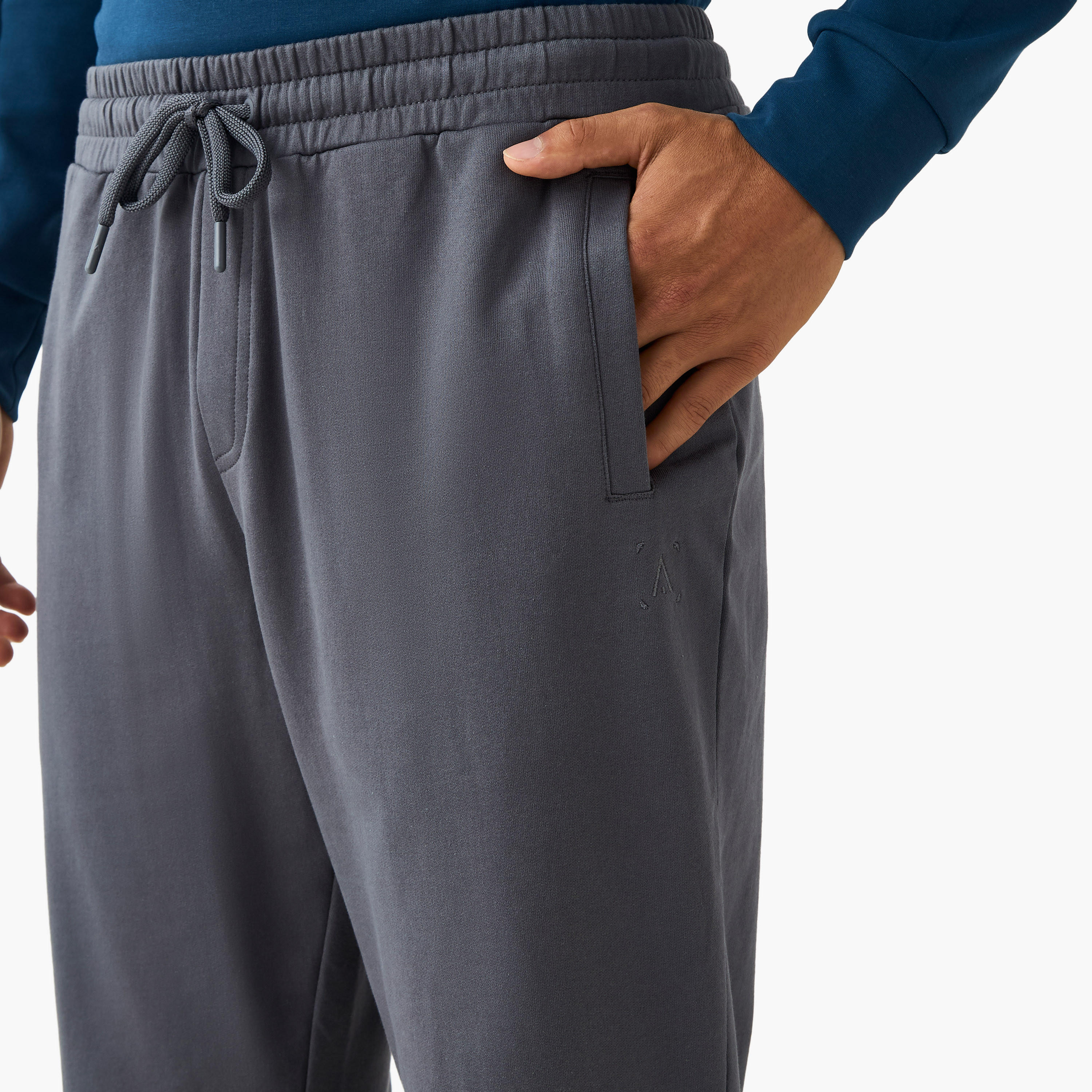 بنطلون رياضي بقصة عادية ورباط خصر للرجال-men-clothing-sportswearandactivewear-bottoms-joggers-image-1