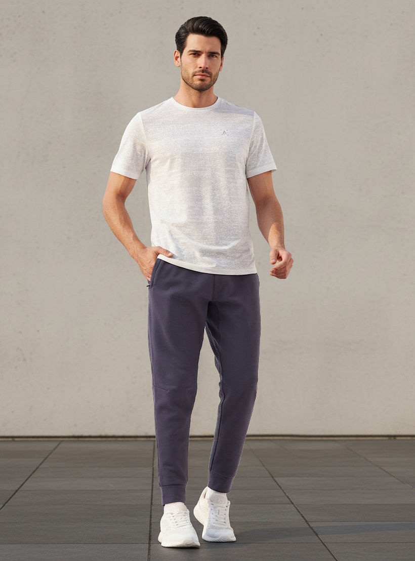 بنطلون رياضي رجالي بقصة عادية ورباط خصر-men-clothing-sportswearandactivewear-bottoms-joggers-image-2