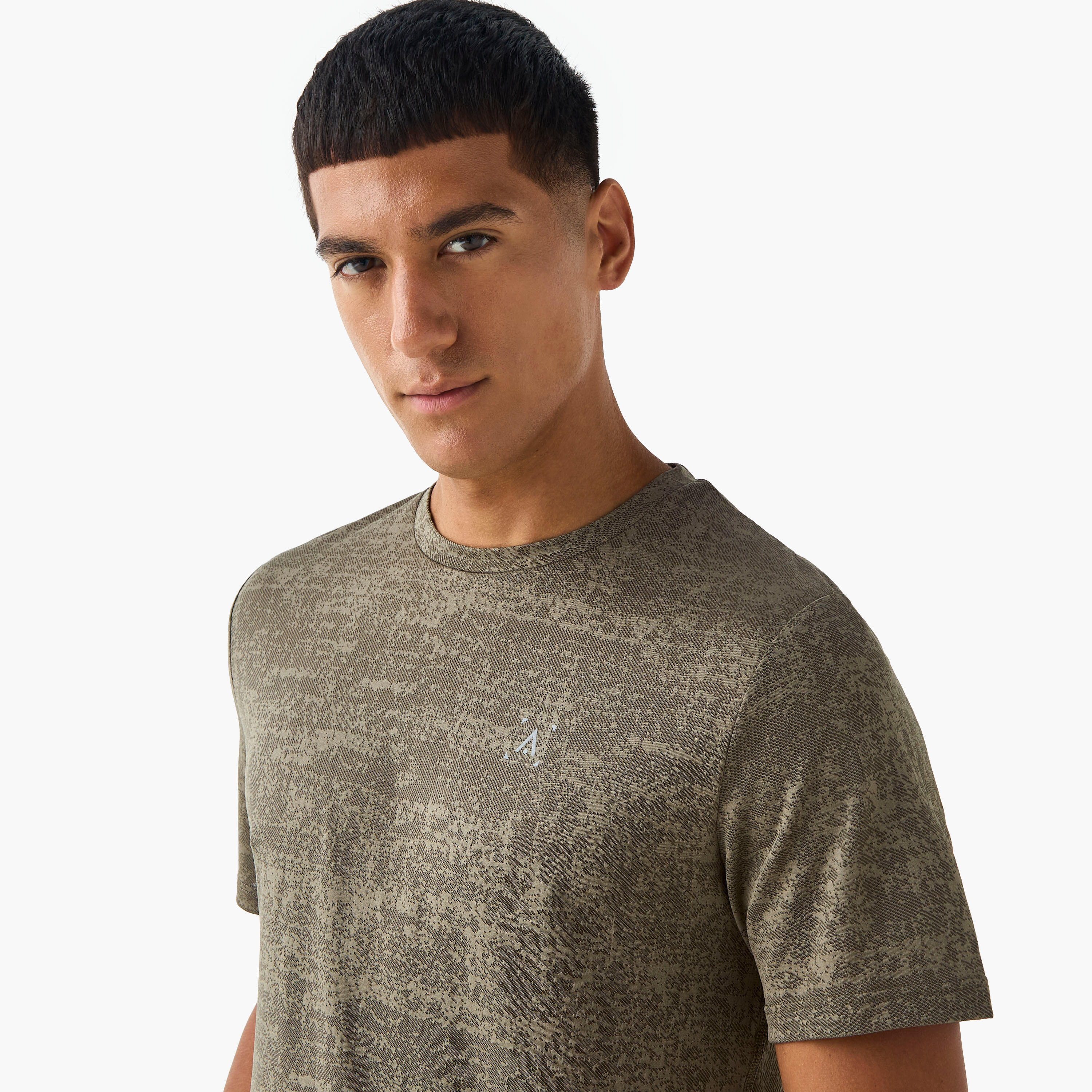 Men Textured Performance T-shirt-men-clothing-sportswearandactivewear-tshirtsandpolos-image-4