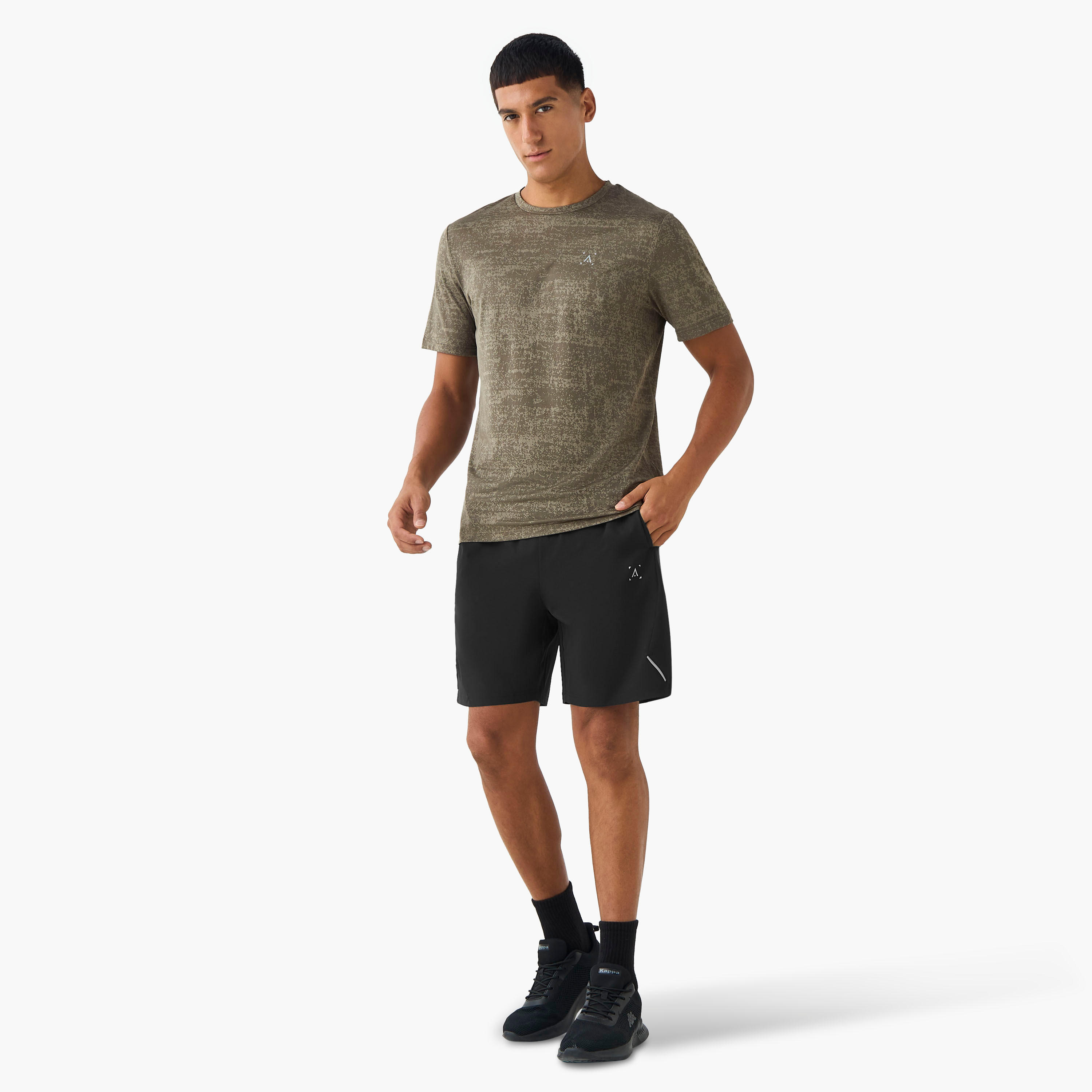 تيشيرت رياضي بارز الملمس للرجال-men-clothing-sportswearandactivewear-tshirtsandpolos-image-1