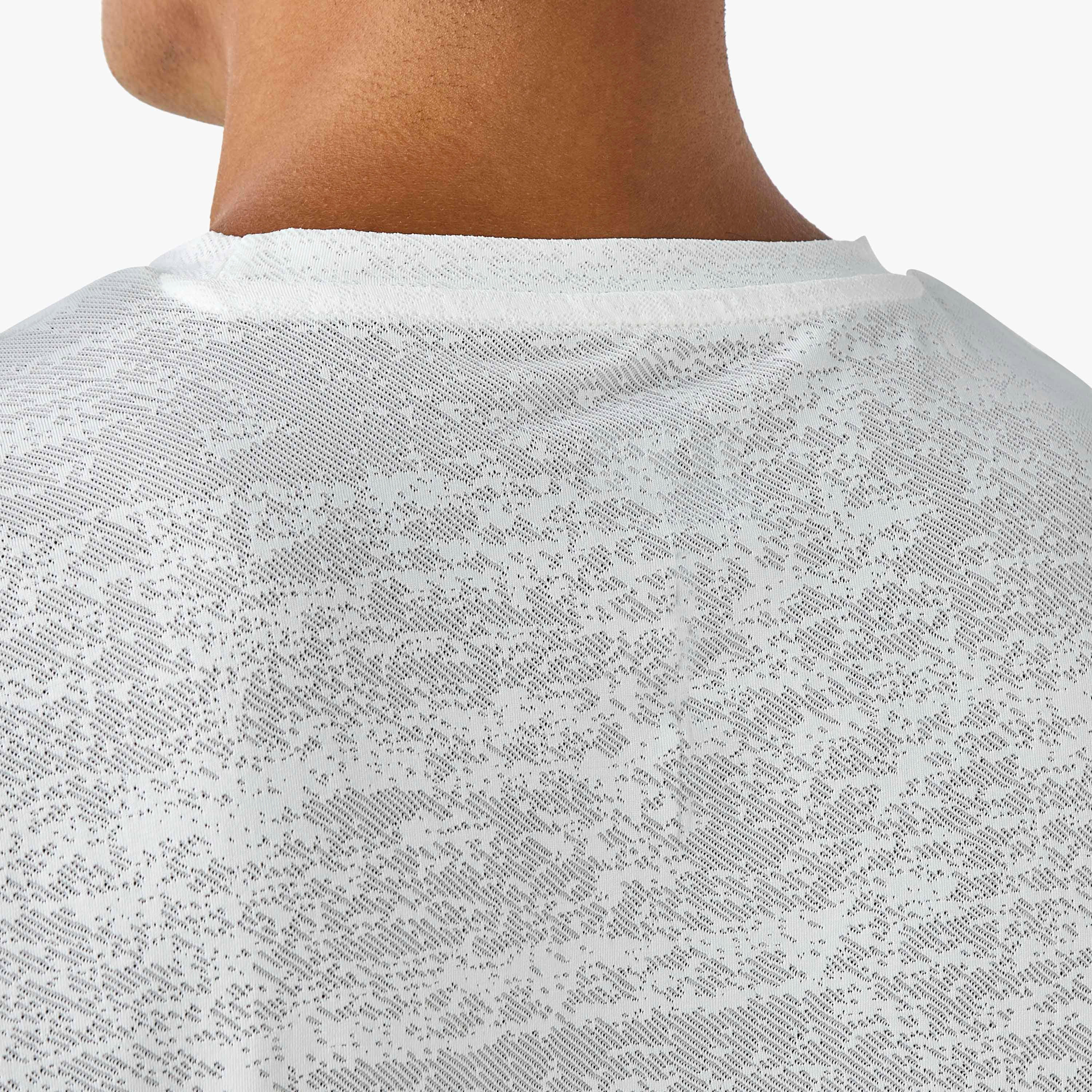 Men Textured Performance T-shirt-men-clothing-sportswearandactivewear-tshirtsandpolos-image-5