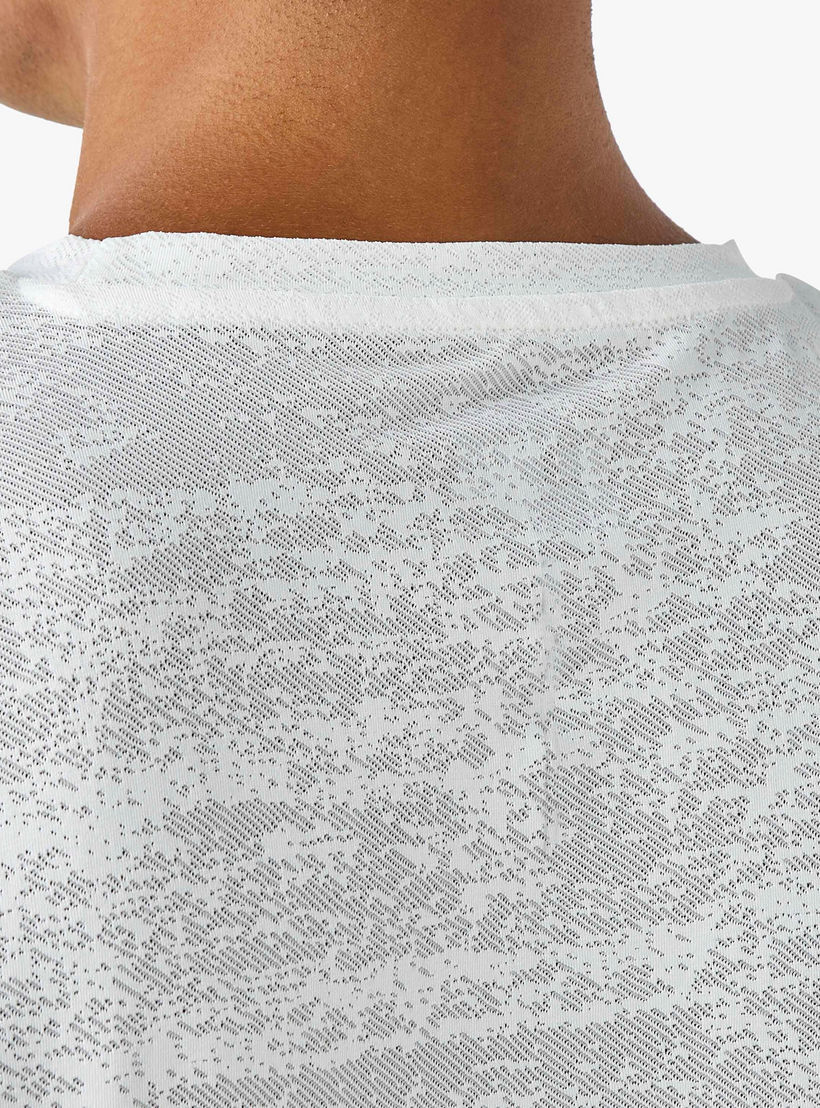 Men Textured Performance T-shirt-men-clothing-sportswearandactivewear-tshirtsandpolos-image-5