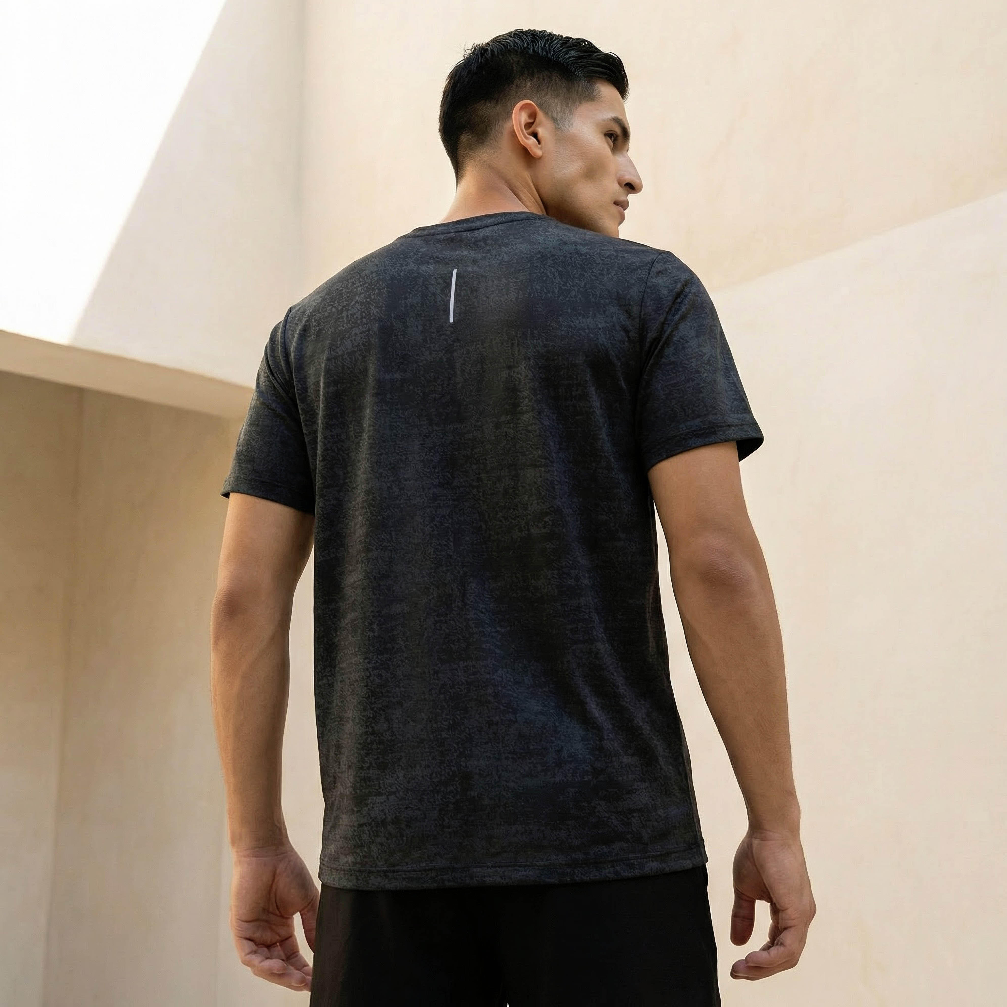 تيشيرت كور بيرفورمنس قابل للتمدد في اتجاهين مطاطي للرجال-men-clothing-sportswearandactivewear-tshirtsandpolos-image-1