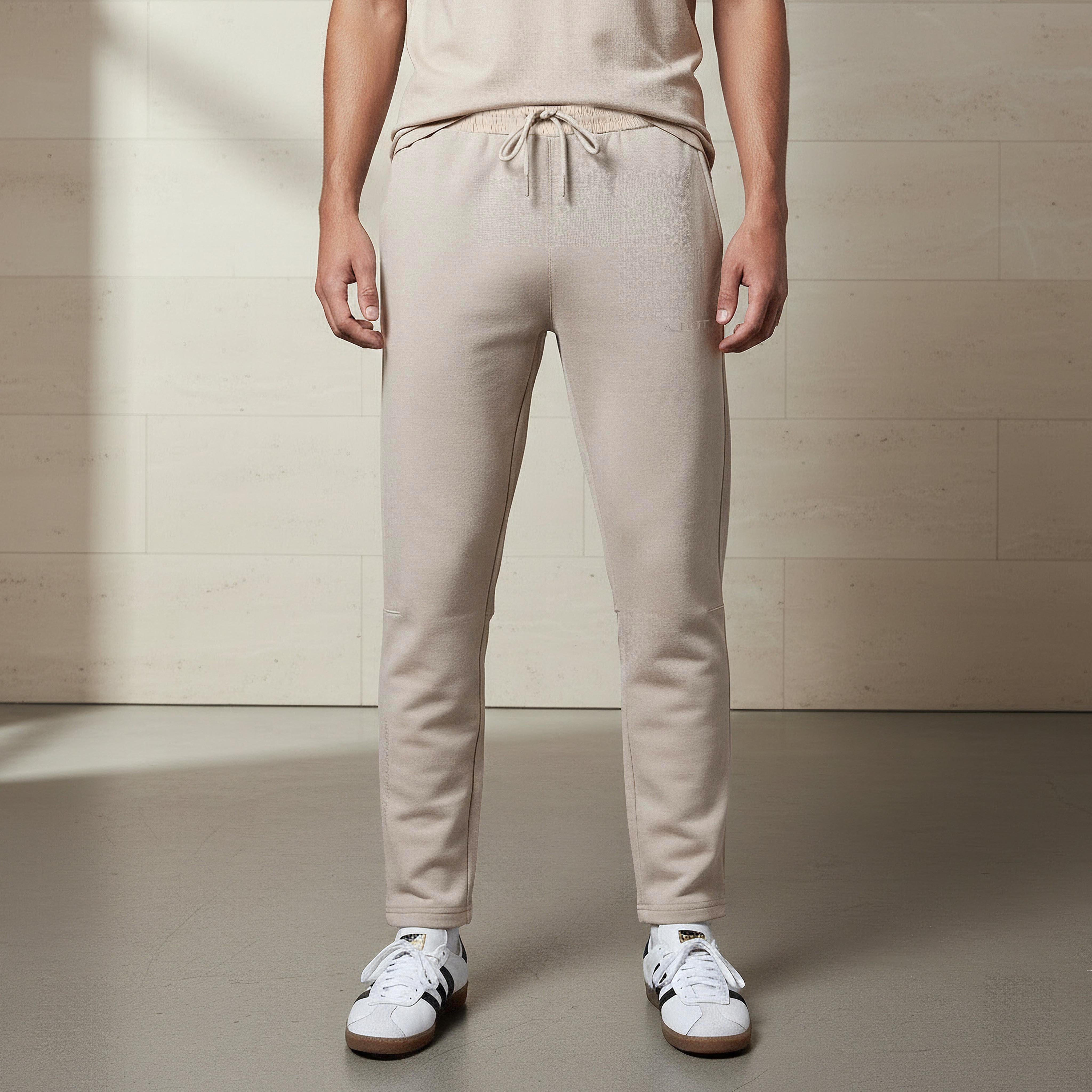 بنطلون رياضي رجالي بقصة عادية وجيوب-men-clothing-sportswearandactivewear-tracksuits-image-1