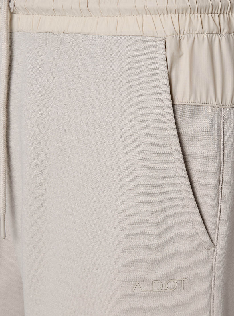 بنطلون رياضي رجالي بقصة عادية وجيوب-men-clothing-sportswearandactivewear-tracksuits-image-4