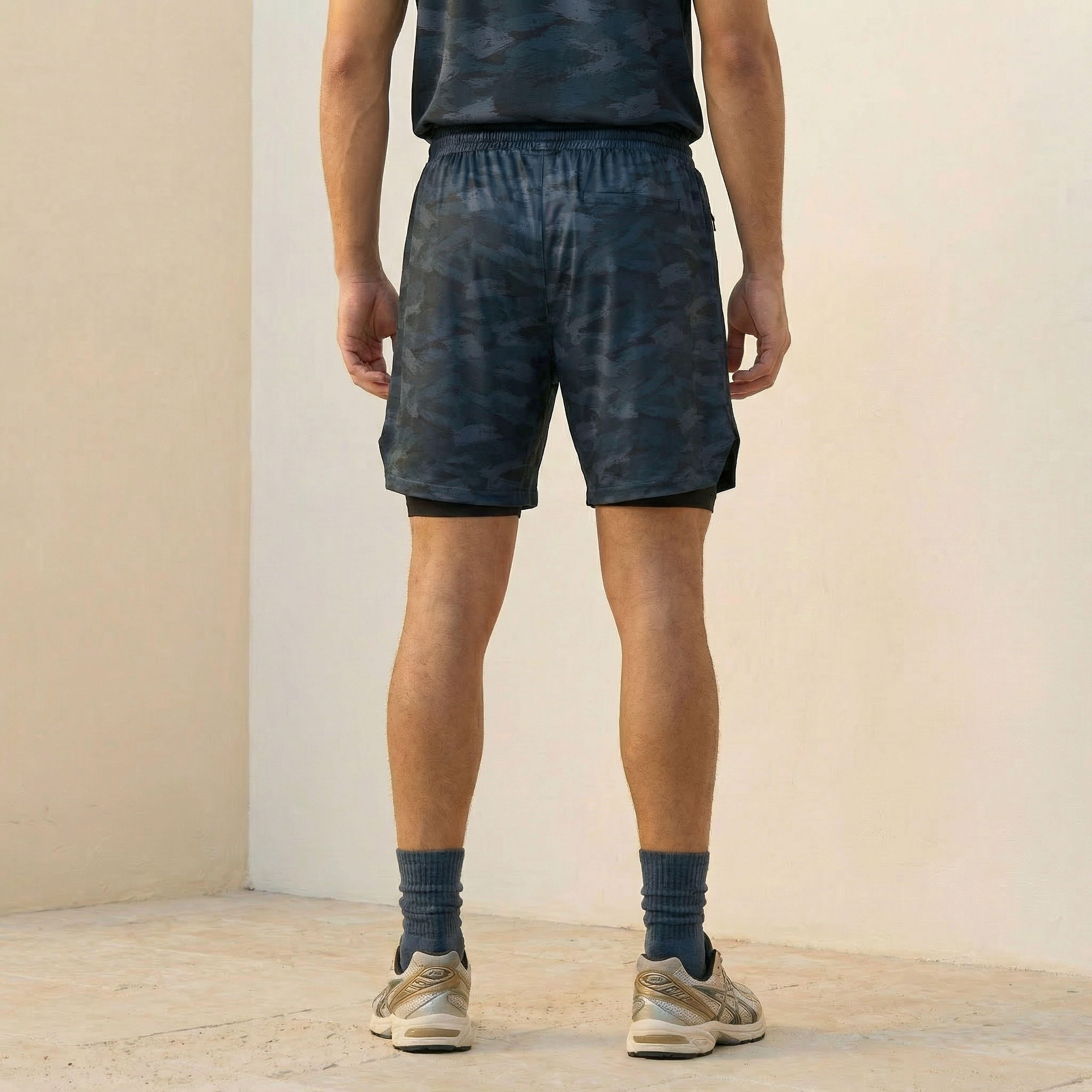 شورت رياضي مطاطي للرجال-men-clothing-bottoms-shorts-image-3