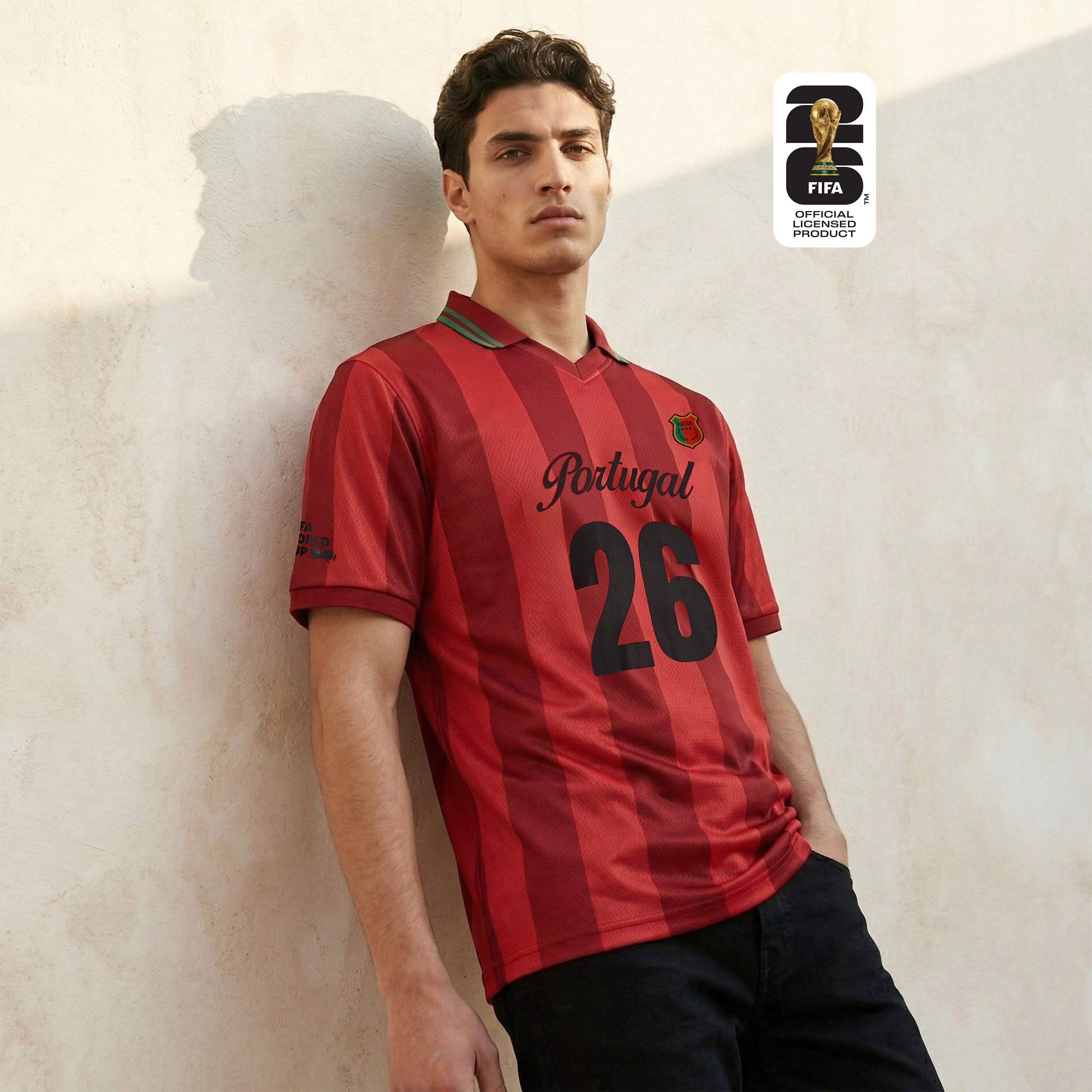 تيشيرت بياقة وأكمام قصيرة وطبعات منتخب البرتغال فيفا 26 للرجال-men-clothing-sportswearandactivewear-tshirtsandpolos-image-1