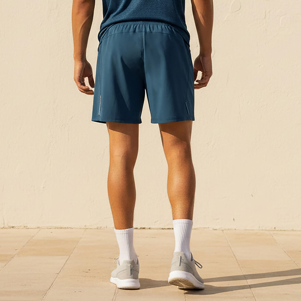 شورت رياضي رجالي بألواح تهوية-men-clothing-bottoms-shorts-image-4