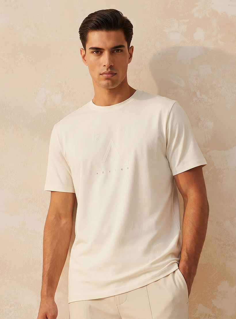 Men Embossed Detail 2 Way Stretch T-shirt-men-clothing-sportswearandactivewear-tshirtsandpolos-image-1