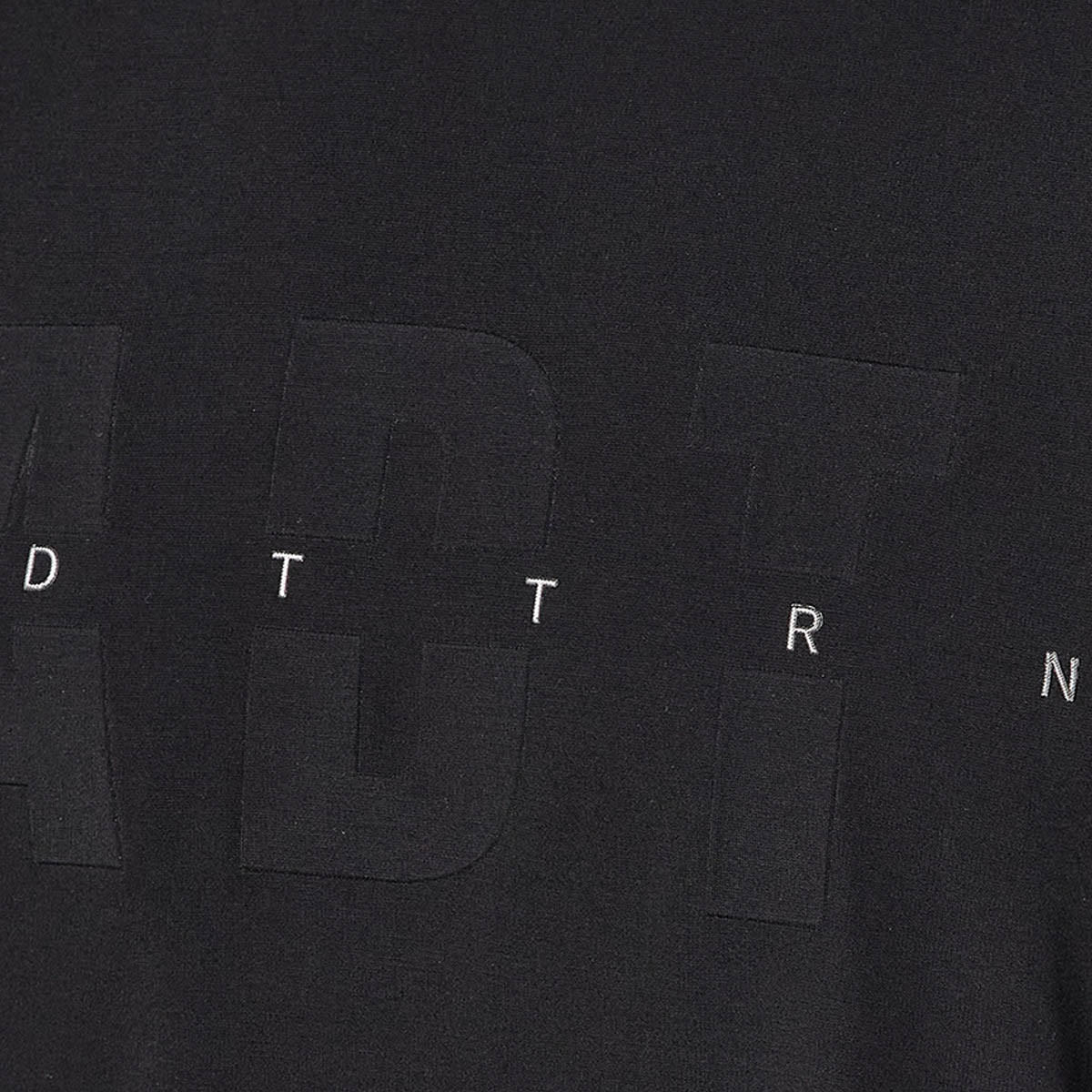 Men Embossed Detail 2 Way Stretch T-shirt-men-clothing-sportswearandactivewear-tshirtsandpolos-image-2
