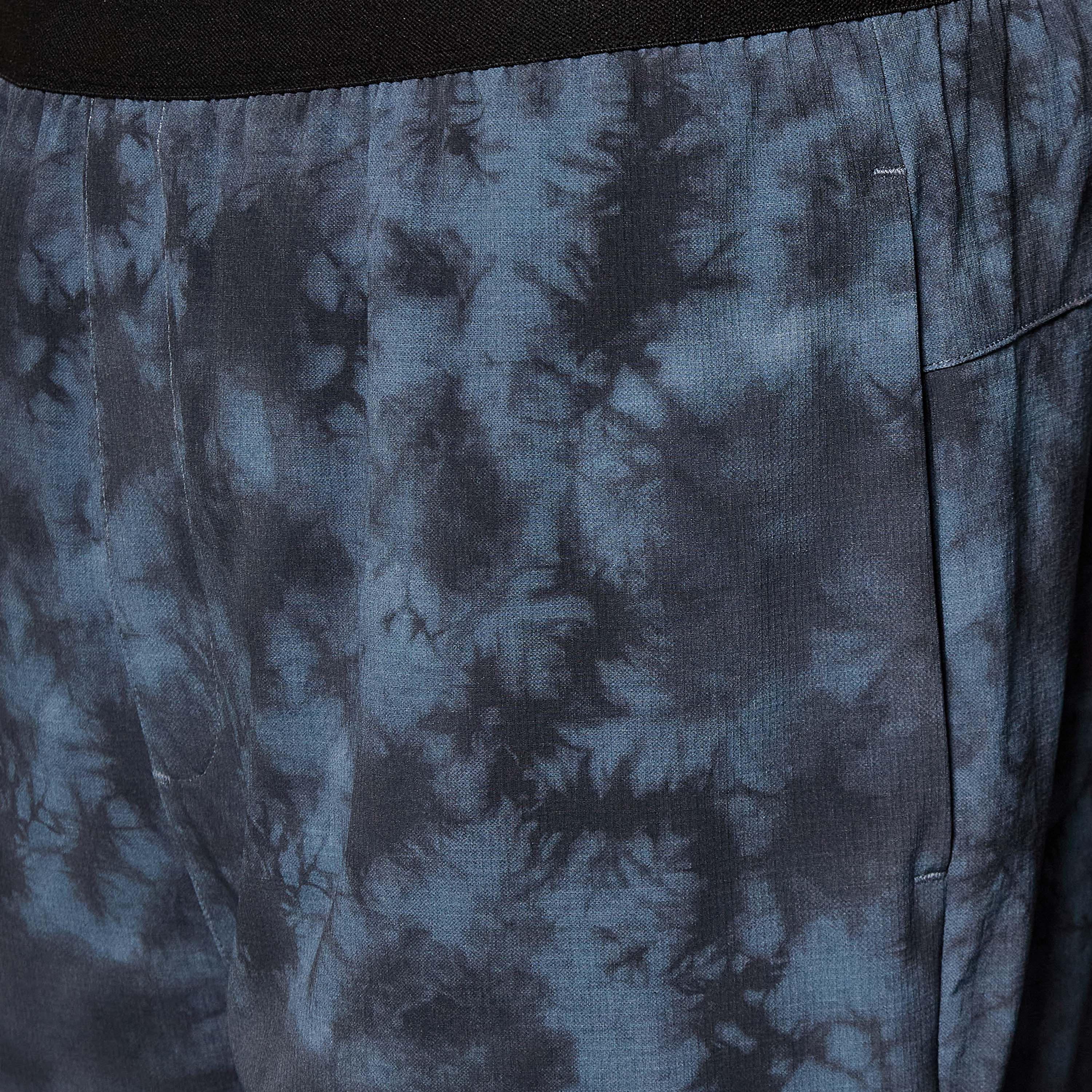 Men 2-Way Stretch Printed Shorts-men-clothing-bottoms-shorts-image-2