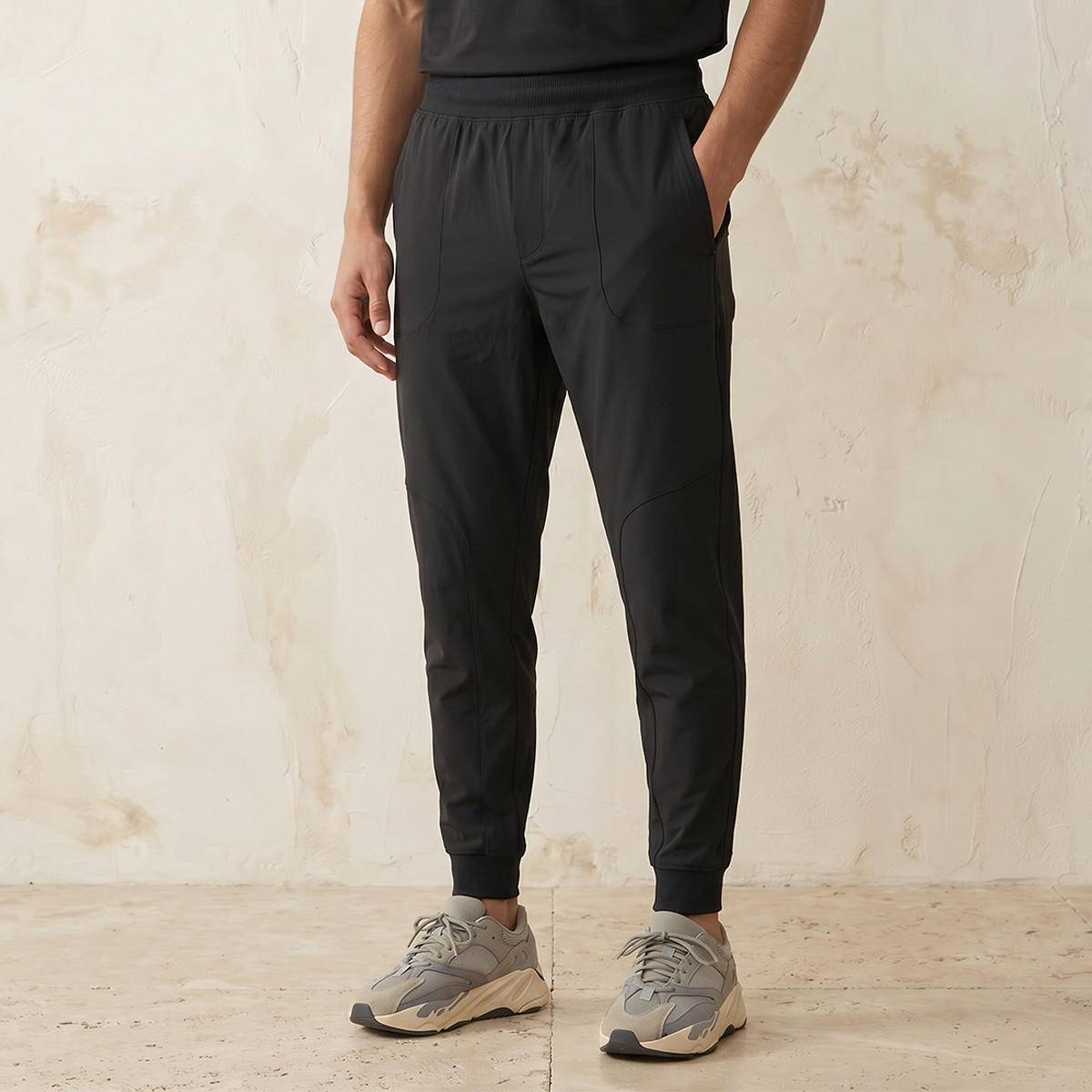بنطلون رياضي قابل للتمدد في 4 اتجاهات للرجال-men-clothing-sportswearandactivewear-bottoms-joggers-image-1