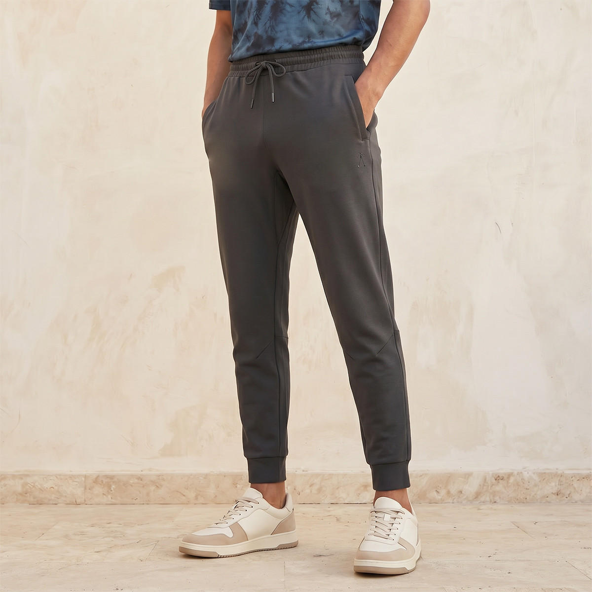 Men Drawstring Waist Joggers-men-clothing-sportswearandactivewear-bottoms-joggers-image-1