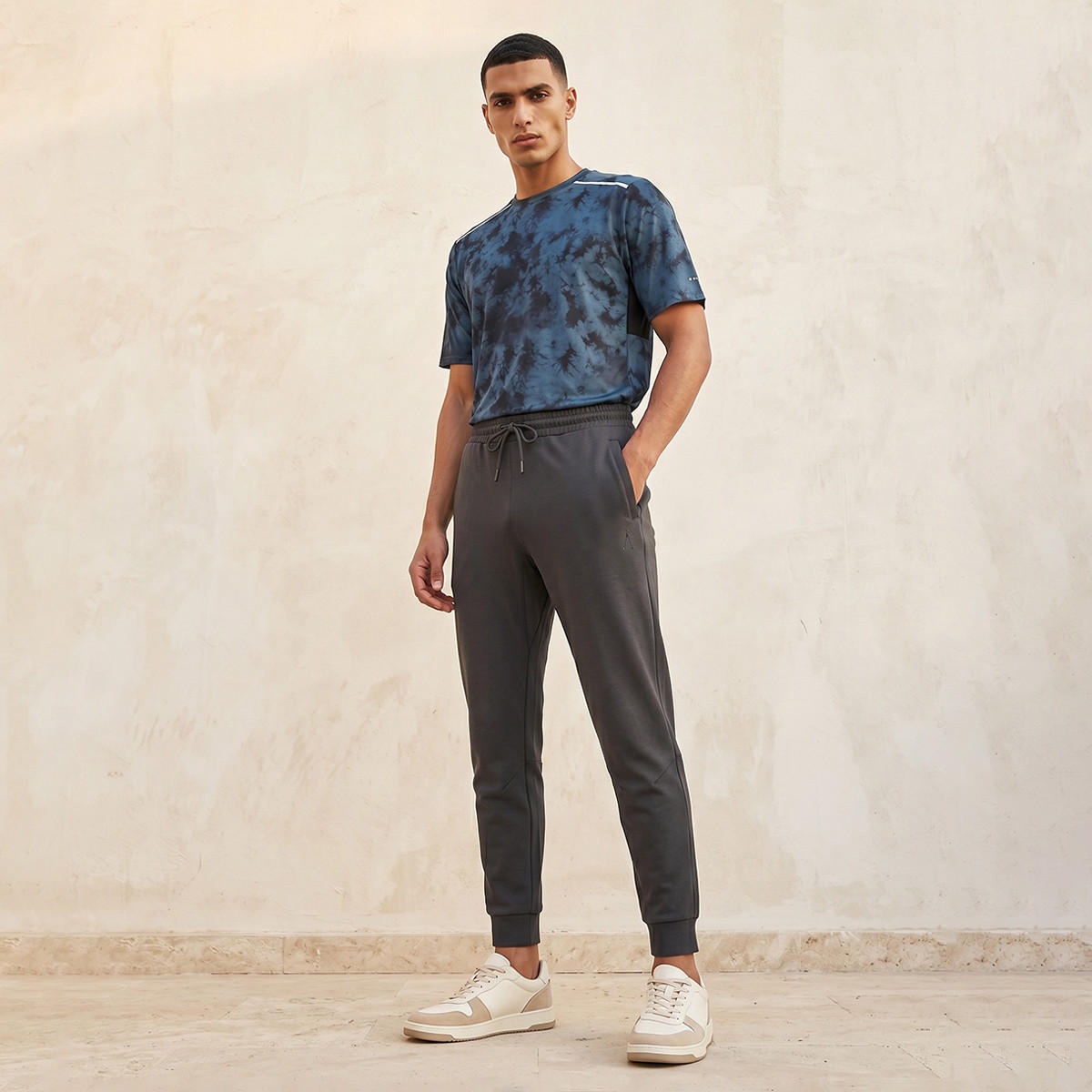Men Drawstring Waist Joggers-men-clothing-sportswearandactivewear-bottoms-joggers-image-3