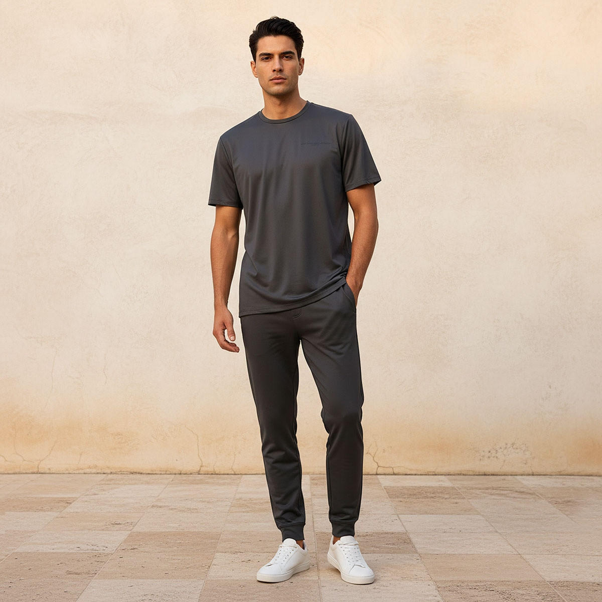 تيشيرت ناعم الملمس بقصة عادية-men-clothing-sportswearandactivewear-tshirtsandpolos-image-3