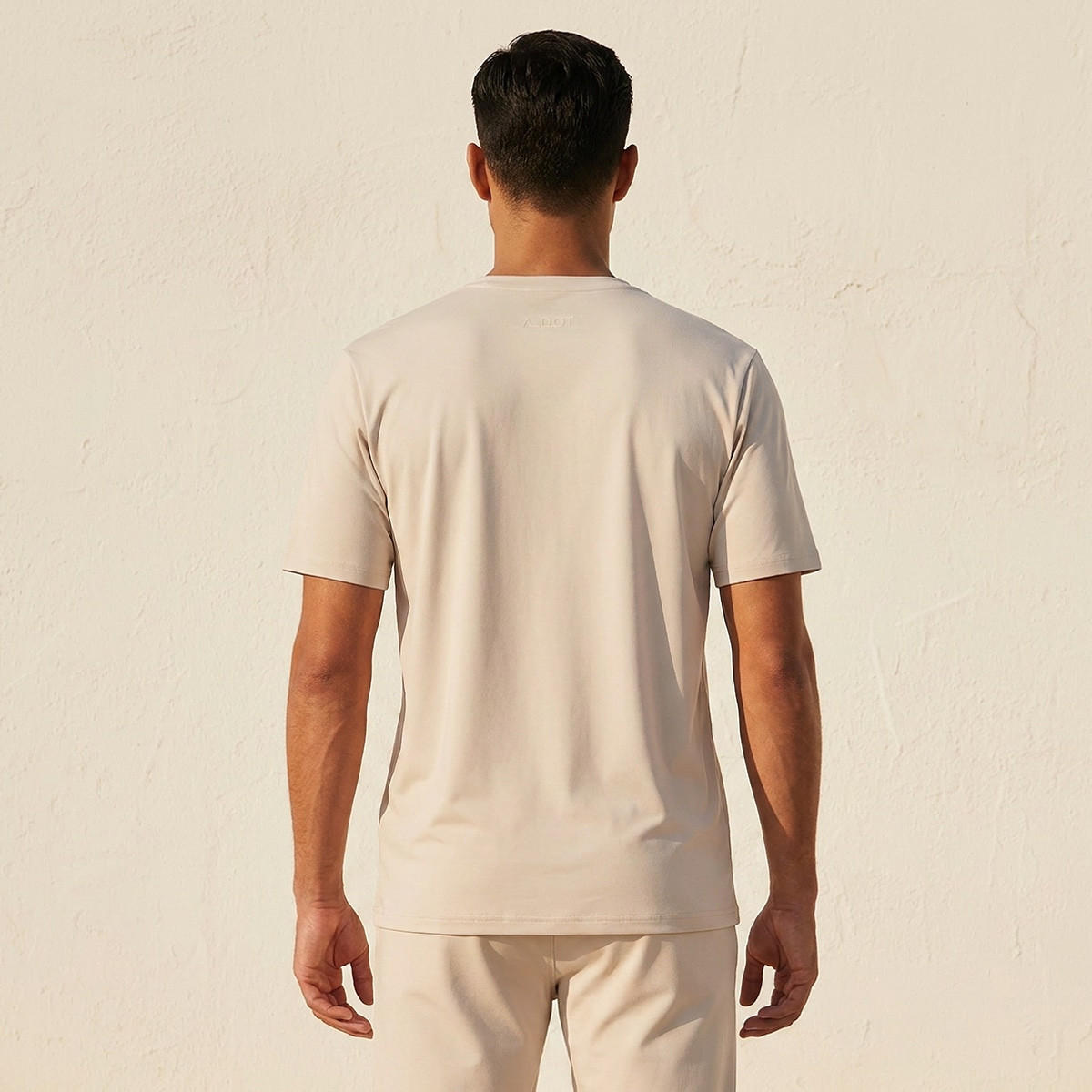 تيشيرت ناعم الملمس بقصة عادية-men-clothing-sportswearandactivewear-tshirtsandpolos-image-4