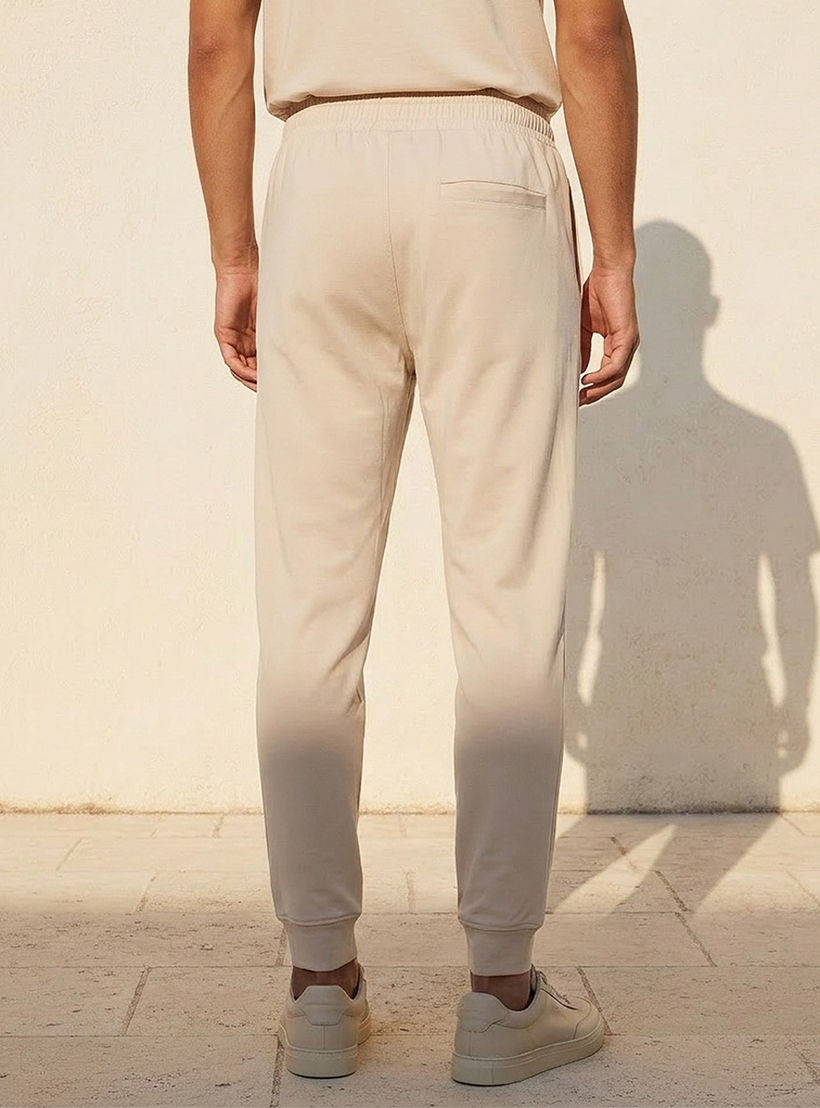 بنطال جوجر مرن بملمس ناعم وتصميم عصري-men-clothing-sportswearandactivewear-bottoms-joggers-image-4