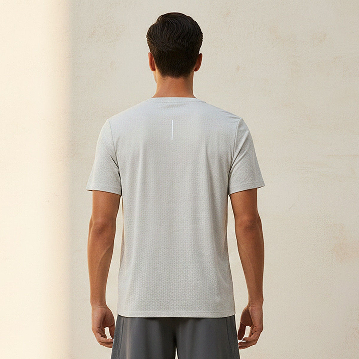 تيشيرت رياضي قابل للتمدد في اتجاهين-men-clothing-sportswearandactivewear-tshirtsandpolos-image-12