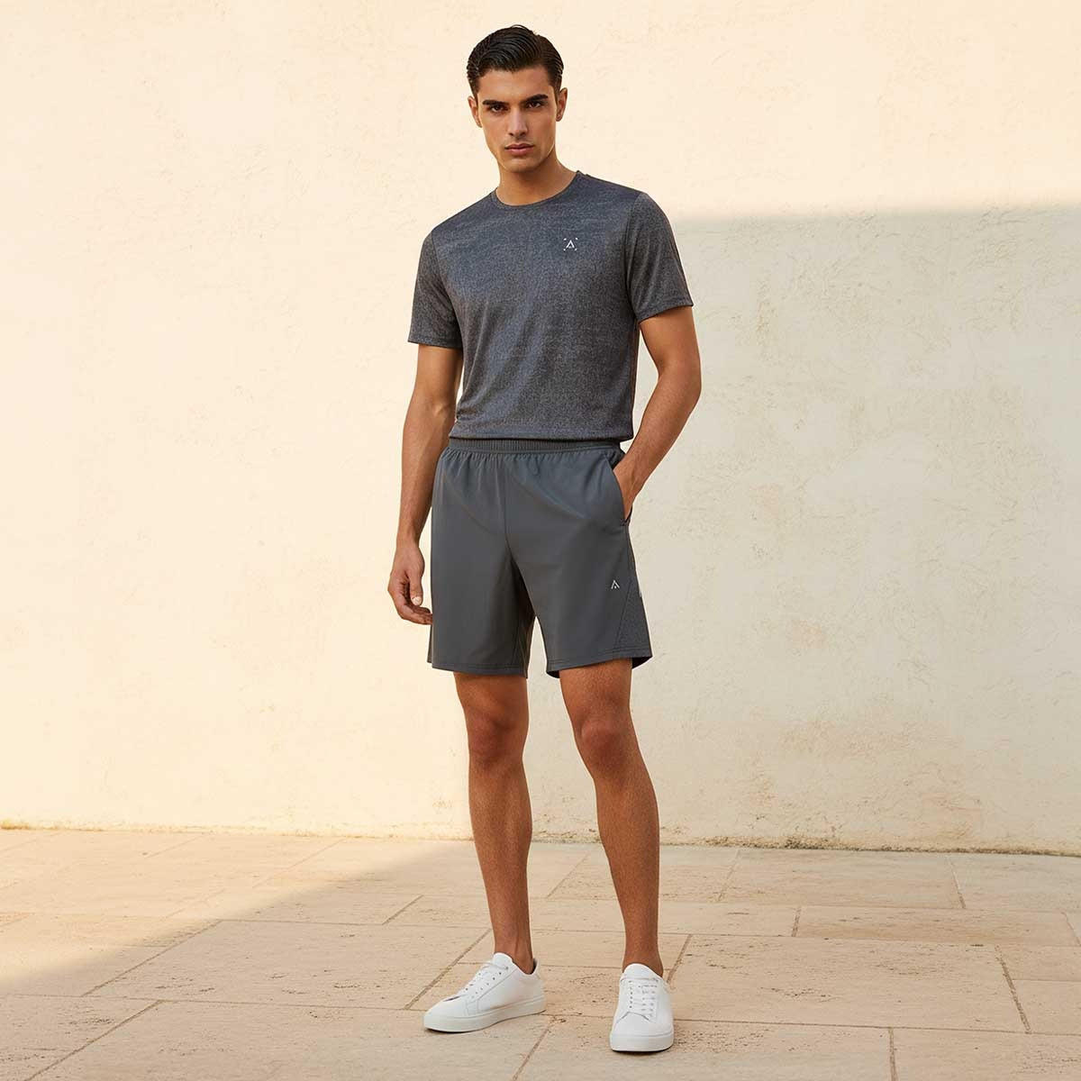 شورت رياضي بفتحات تهوية وأداء احترافي-men-clothing-bottoms-shorts-image-3