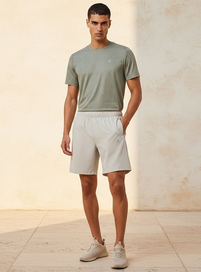 شورت رياضي بفتحات تهوية وأداء احترافي-men-clothing-bottoms-shorts-image-3