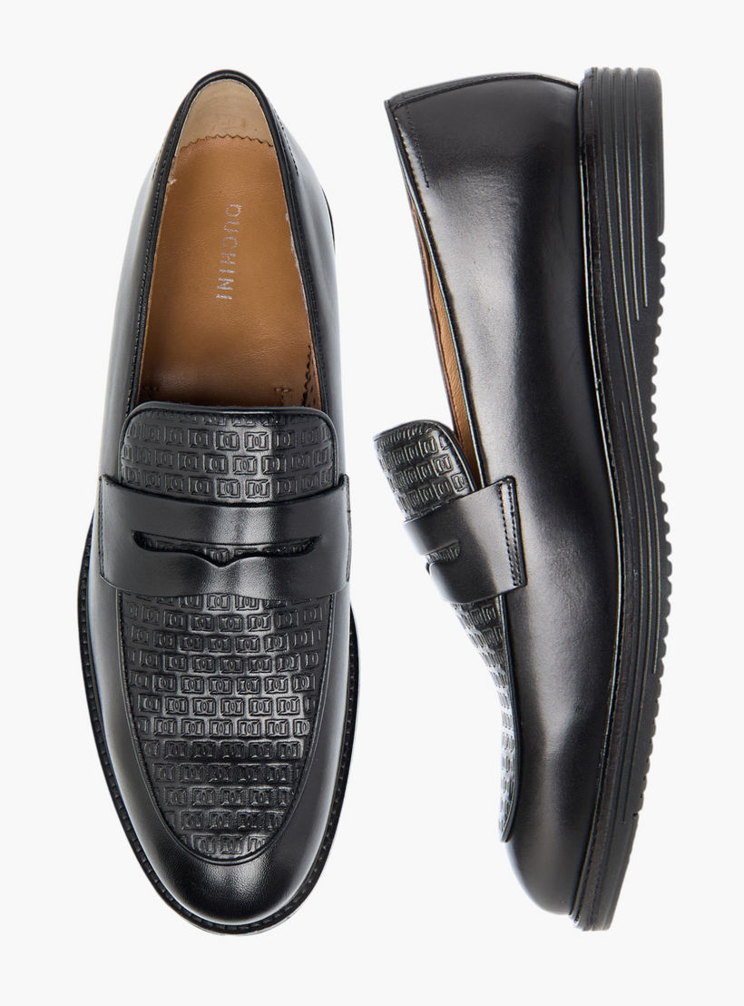 حذاء لوفر جلد سهل الارتداء بارز الملمس بتفاصيل مفرغة للرجال من دوتشيني-men-shoes-formalshoes-image-1