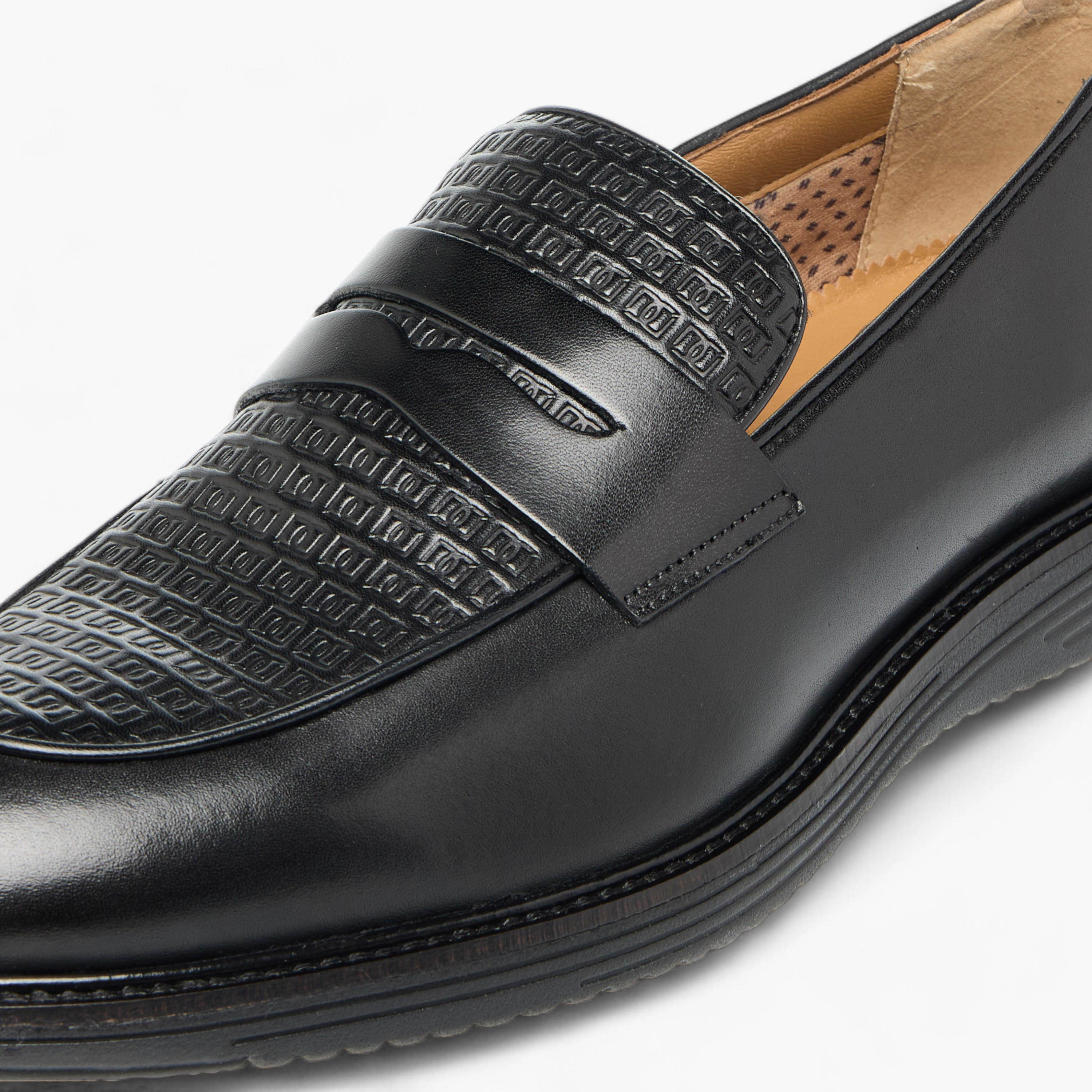 حذاء لوفر جلد سهل الارتداء بارز الملمس بتفاصيل مفرغة للرجال من دوتشيني-men-shoes-formalshoes-image-4