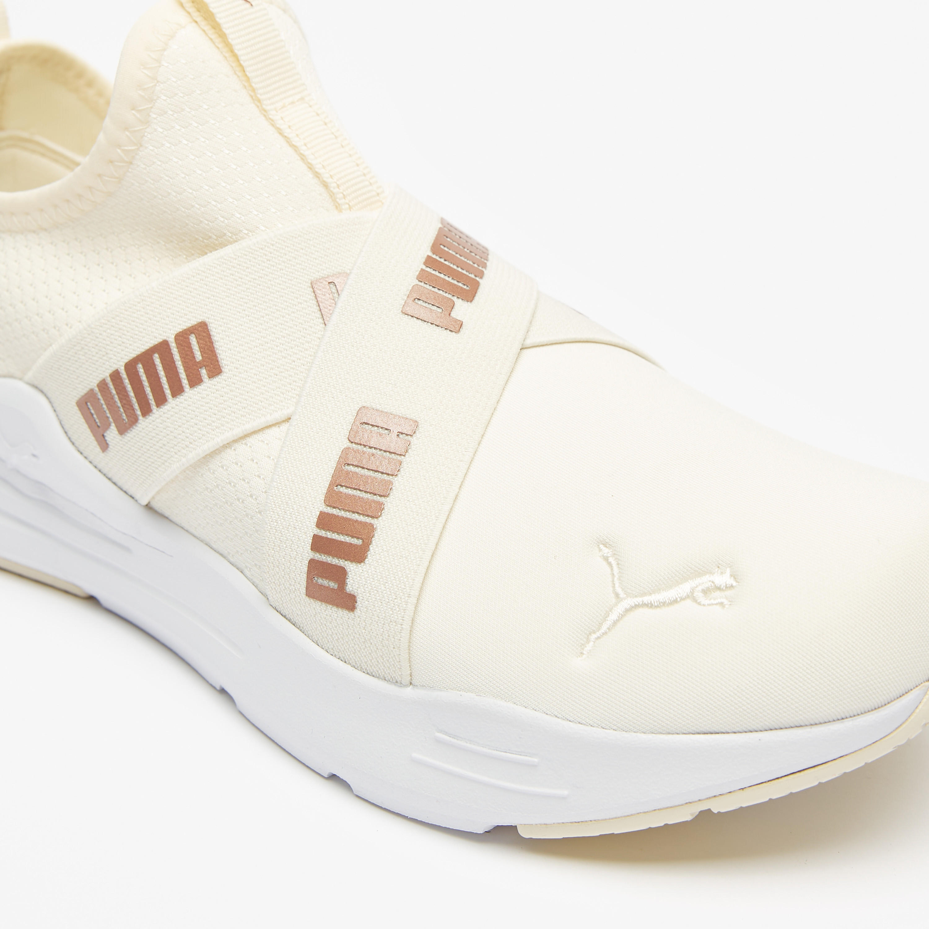 حذاء جري سهل الارتداء بأشرطة متقاطعة للنساء من بوما-women-shoes-sneakers-image-5