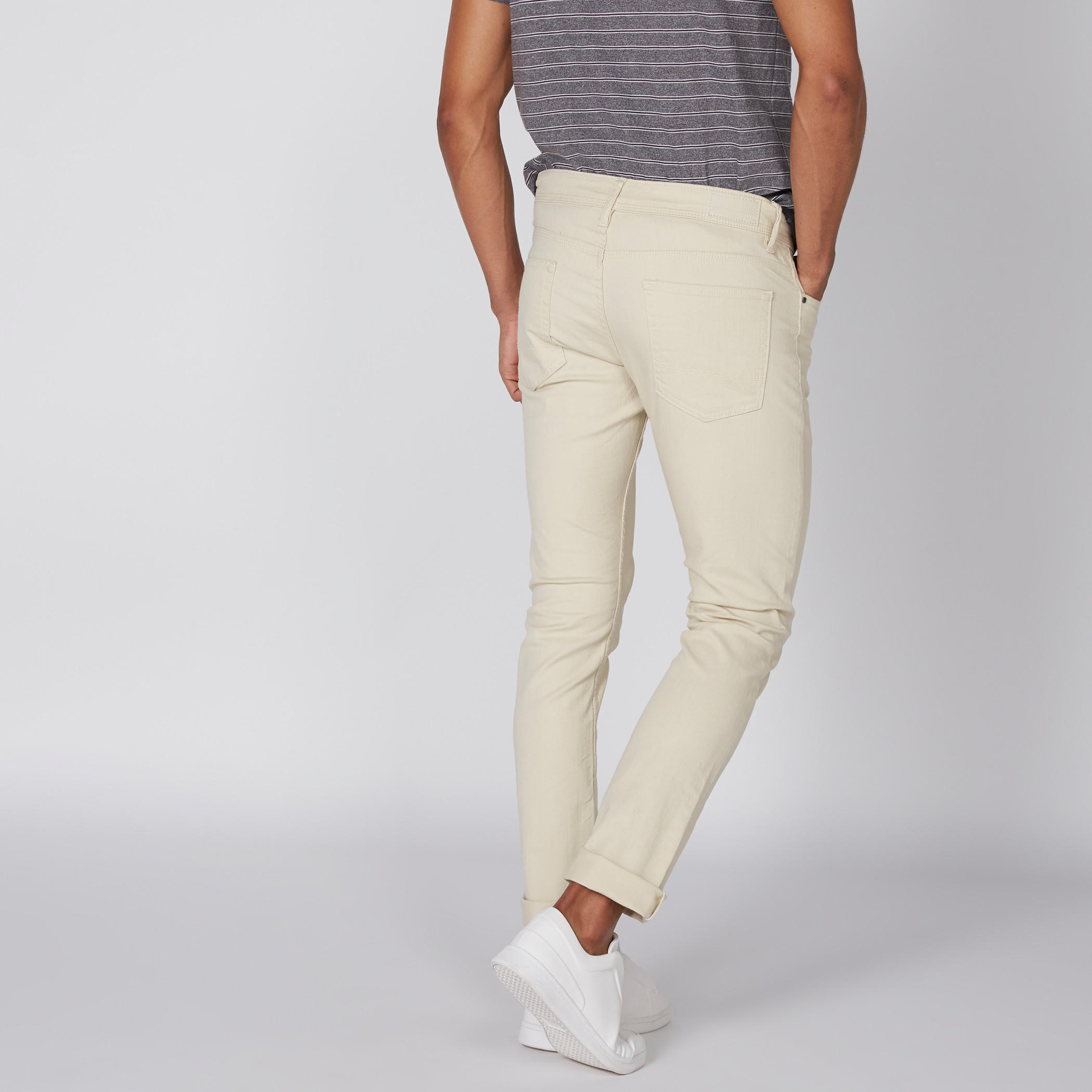 بنطال جينز طويل بجيوب-men-clothing-bottoms-jeans-image-5