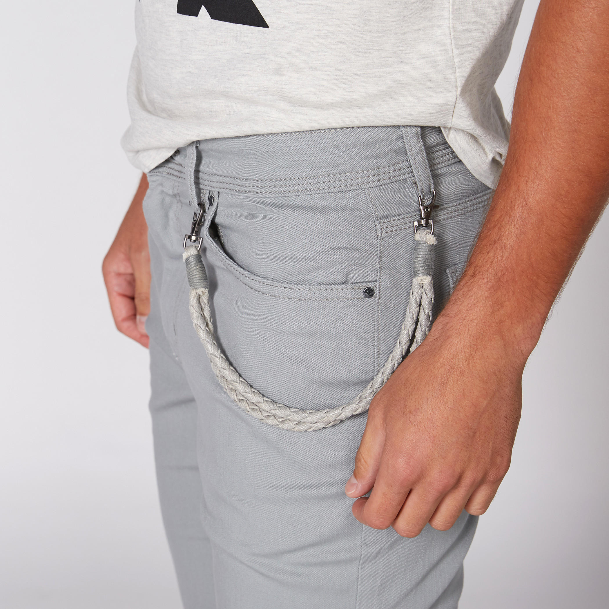 شورت من الدينم بزر إغلاق وجيوب-men-clothing-bottoms-shorts-image-2