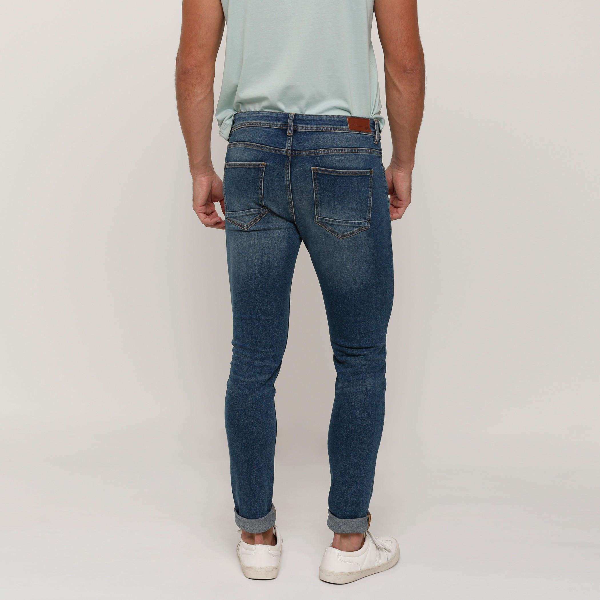 بنطال جينز طويل بجيوب وزر إغلاق-men-clothing-bottoms-jeans-image-2
