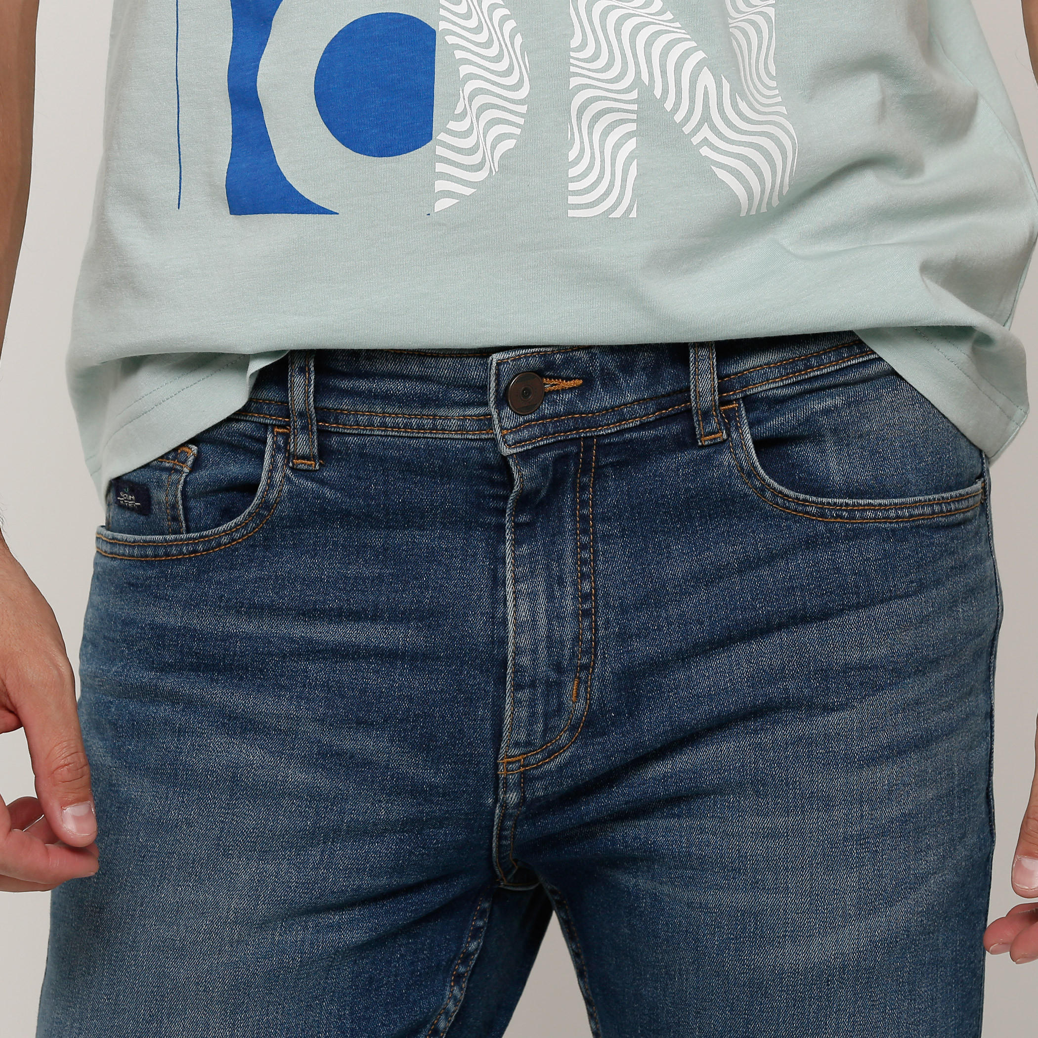 بنطال جينز طويل بجيوب وزر إغلاق-men-clothing-bottoms-jeans-image-4