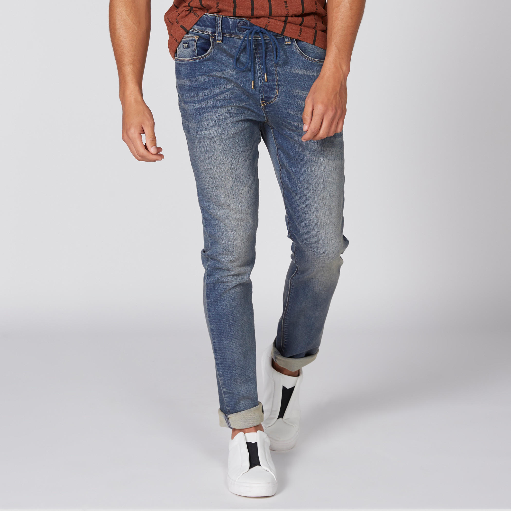 بِنطال جينز طويل برباط إغلاق وجيوب-men-clothing-bottoms-jeans-image-1