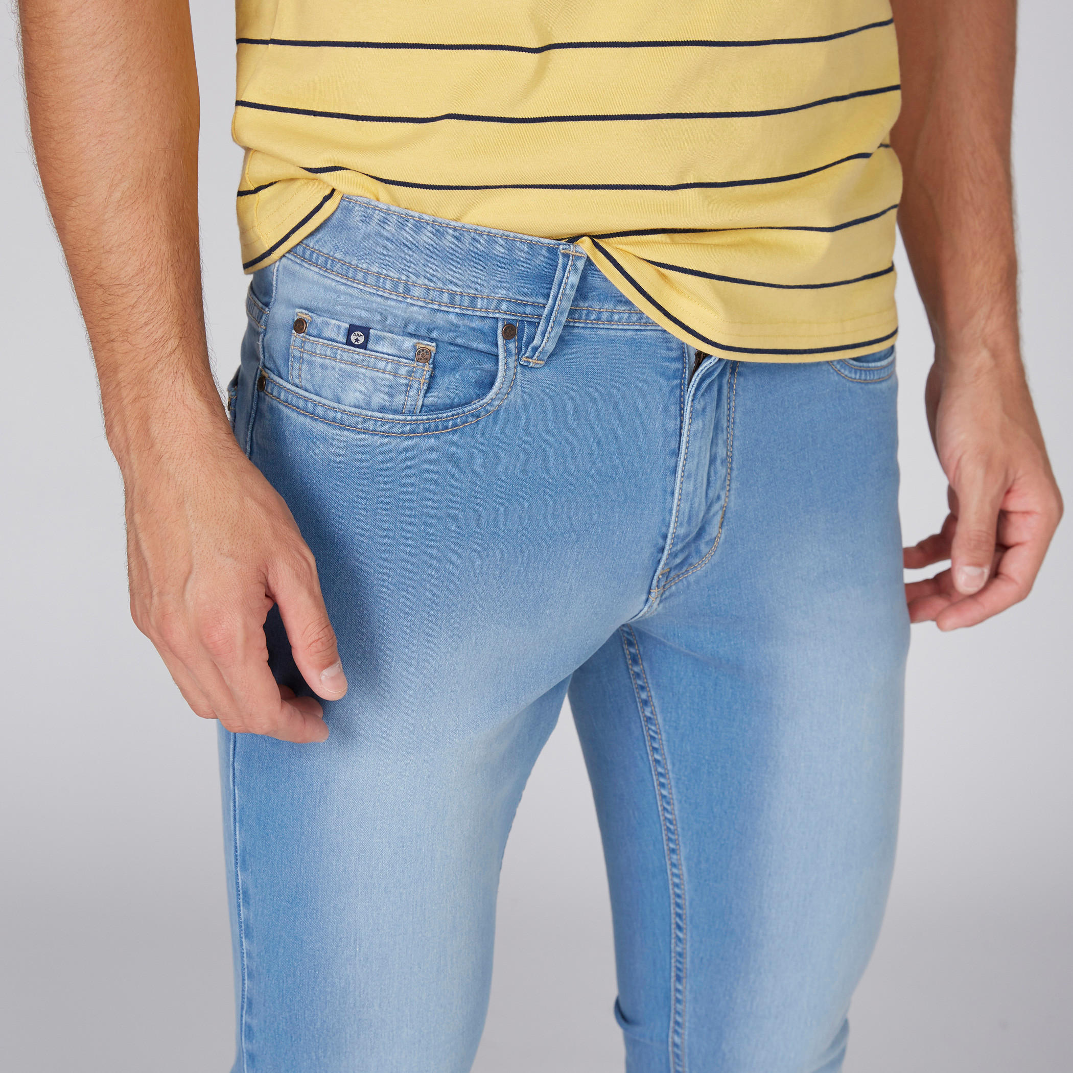 بنطال جينز طويل بتصميم باهت وقصّة ضيّقة-men-clothing-bottoms-jeans-image-2