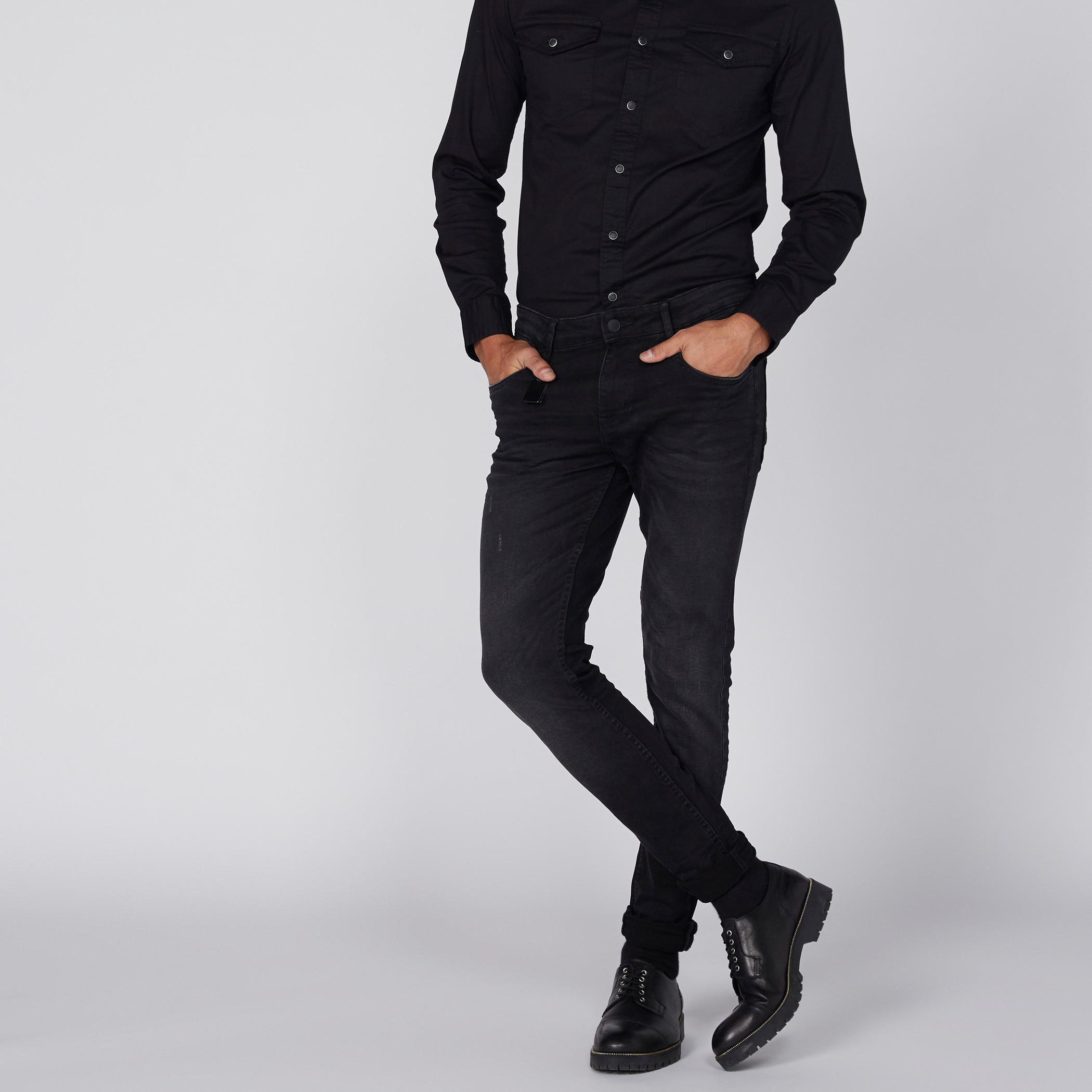 بنطال جينز طويل بقصّة ضيّقة-men-clothing-bottoms-jeans-image-1