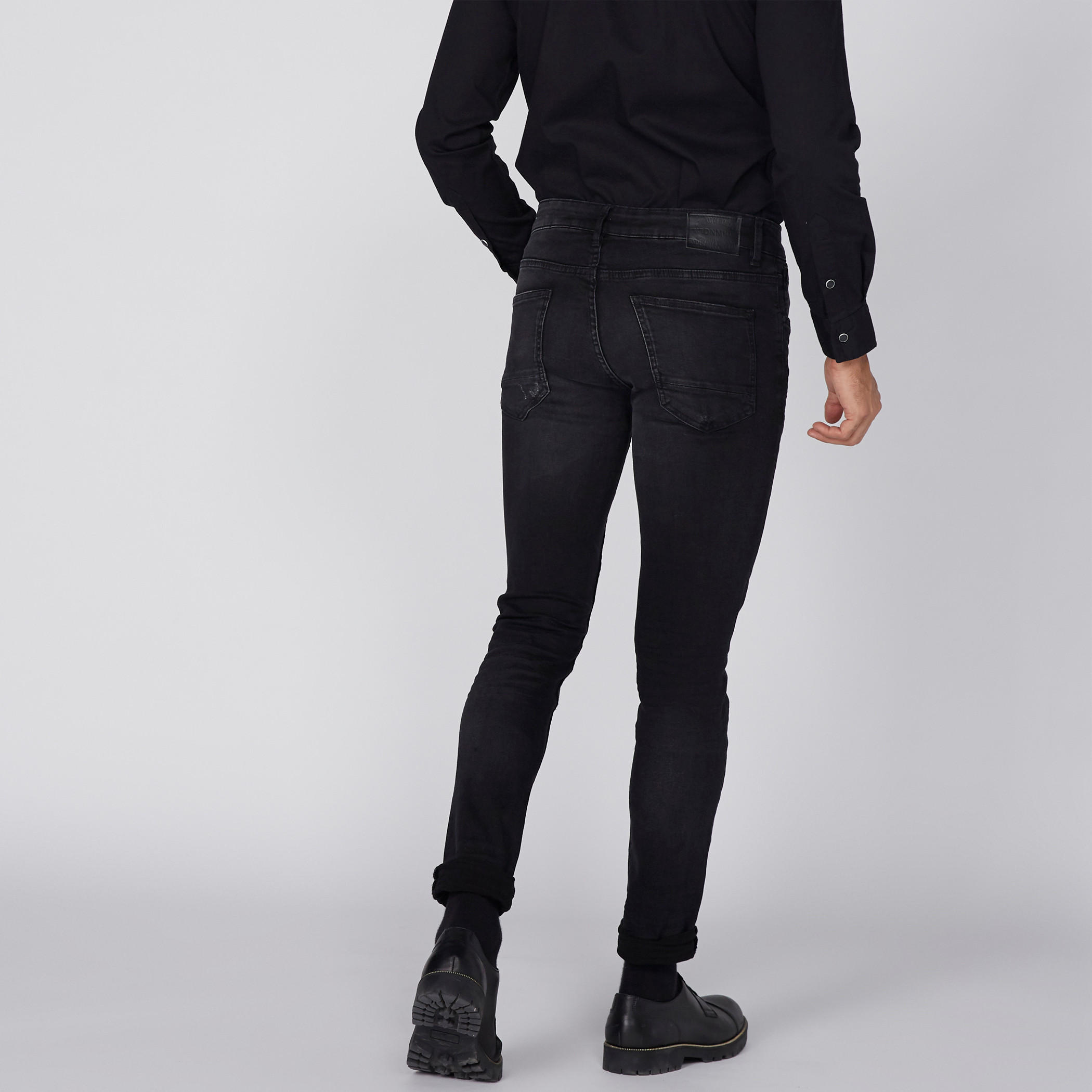 بنطال جينز طويل بقصّة ضيّقة-men-clothing-bottoms-jeans-image-5